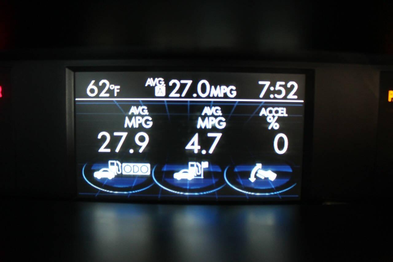 2018 Silver Subaru Forester 2.5i Premium PZEV CVT (JF2SJABC1JH) with an 2.5L H4 SOHC 16V engine, CVT transmission, located at 4301 NW 39th , Oklahoma City, OK, 73112, (405) 949-5600, 35.512135, -97.598671 - NO DRIVERS LICENCE -NO FULL COVERAGE INSURANCE - NO CREDIT CHECK. COME ON OVER TO SUPERSPORTS, TAKE A LOOK AND TEST DRIVE. PLEASE GIVE US A CALL AT (405) 949-5600. NO LICENCIA DE CONDUCIR - NO SEGURO DE COBERTURA TOTAL - NO VERIFICACION DE CREDITO. VISITENOS EN SUPERSPORTS, MIRE NUESTRO - Photo#21