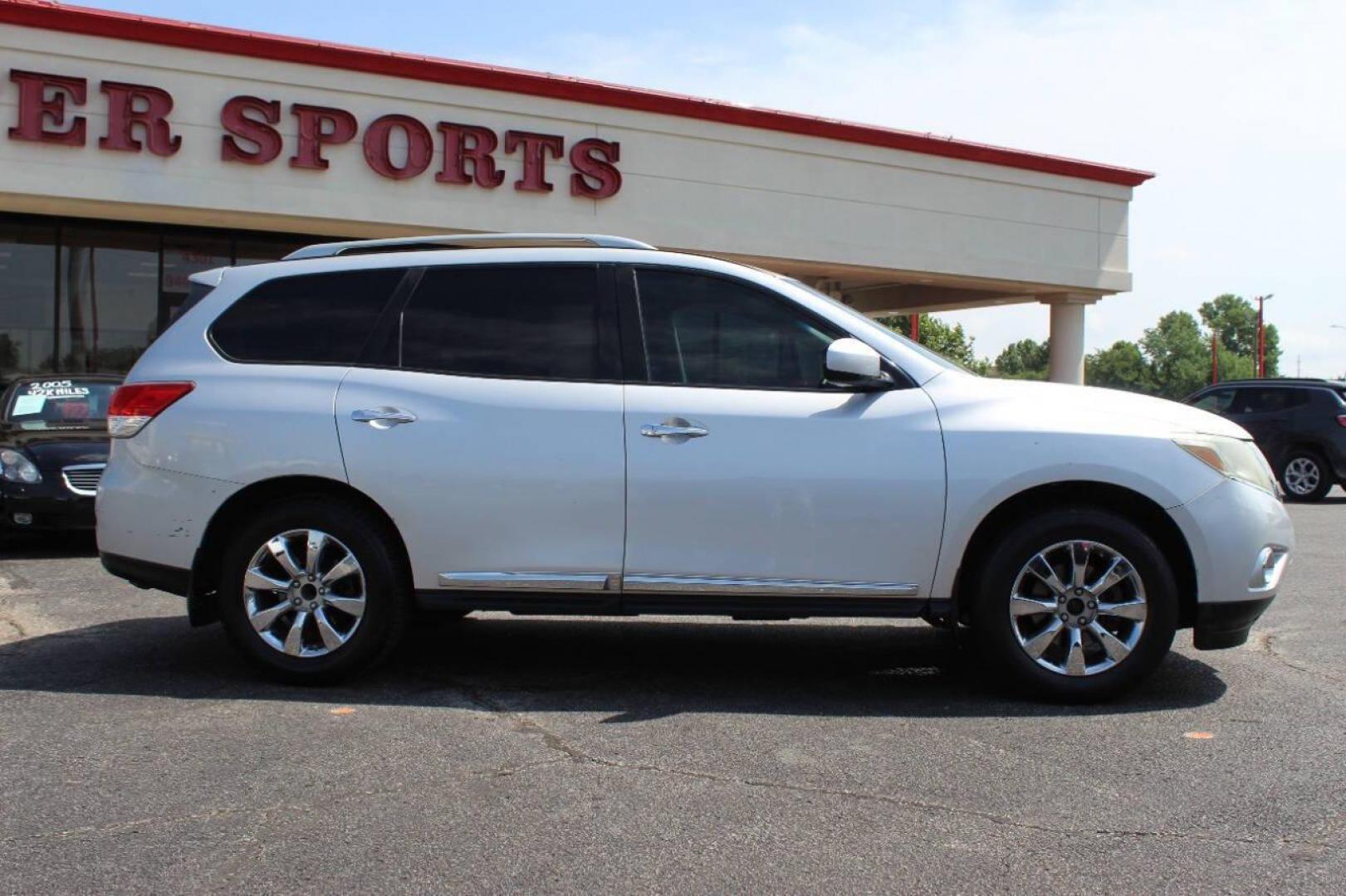 2018 Silver Subaru Forester 2.5i Premium PZEV CVT (JF2SJABC1JH) with an 2.5L H4 SOHC 16V engine, CVT transmission, located at 4301 NW 39th , Oklahoma City, OK, 73112, (405) 949-5600, 35.512135, -97.598671 - NO DRIVERS LICENCE -NO FULL COVERAGE INSURANCE - NO CREDIT CHECK. COME ON OVER TO SUPERSPORTS, TAKE A LOOK AND TEST DRIVE. PLEASE GIVE US A CALL AT (405) 949-5600. NO LICENCIA DE CONDUCIR - NO SEGURO DE COBERTURA TOTAL - NO VERIFICACION DE CREDITO. VISITENOS EN SUPERSPORTS, MIRE NUESTRO - Photo#2