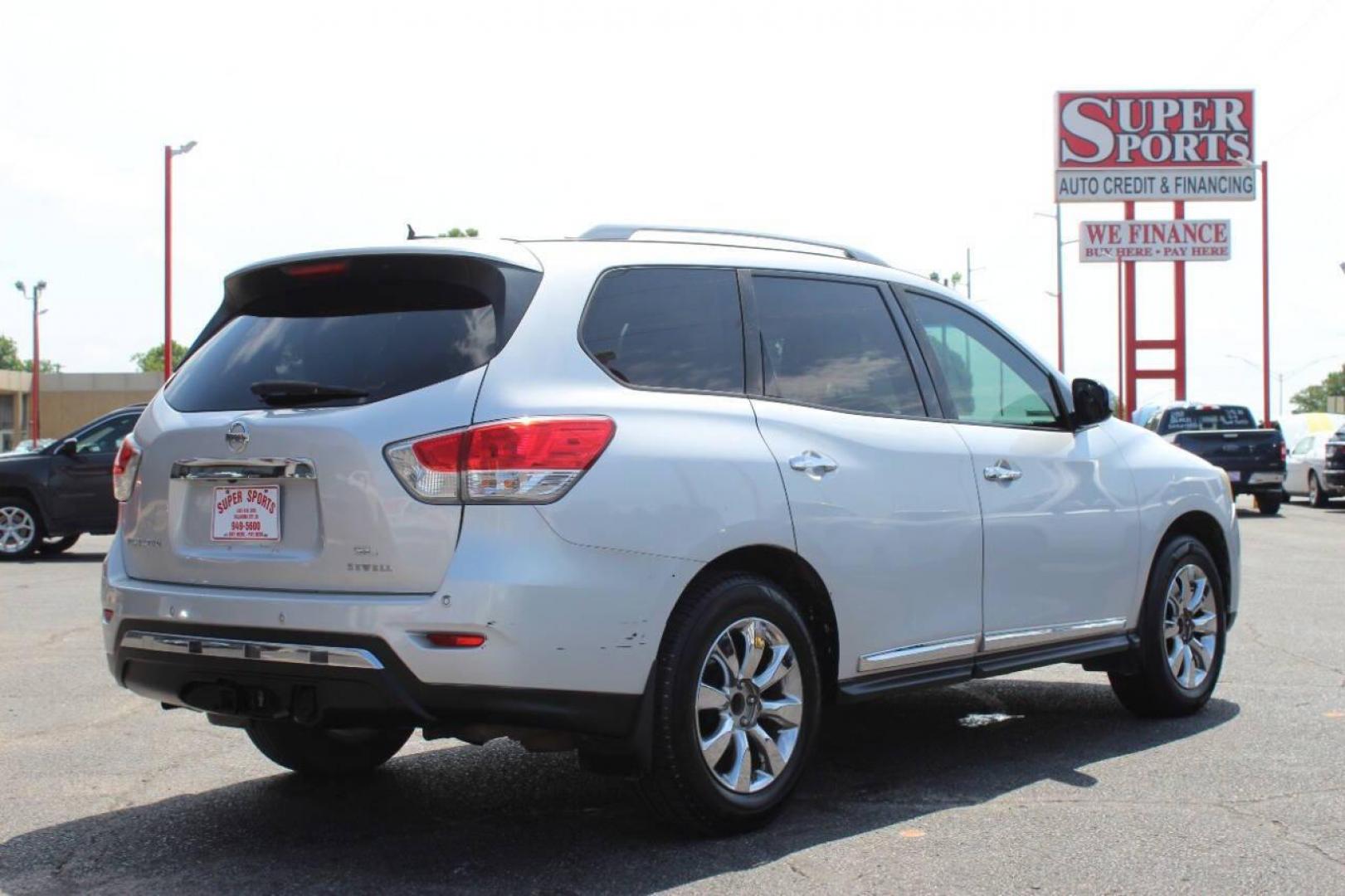2018 Silver Subaru Forester 2.5i Premium PZEV CVT (JF2SJABC1JH) with an 2.5L H4 SOHC 16V engine, CVT transmission, located at 4301 NW 39th , Oklahoma City, OK, 73112, (405) 949-5600, 35.512135, -97.598671 - NO DRIVERS LICENCE -NO FULL COVERAGE INSURANCE - NO CREDIT CHECK. COME ON OVER TO SUPERSPORTS, TAKE A LOOK AND TEST DRIVE. PLEASE GIVE US A CALL AT (405) 949-5600. NO LICENCIA DE CONDUCIR - NO SEGURO DE COBERTURA TOTAL - NO VERIFICACION DE CREDITO. VISITENOS EN SUPERSPORTS, MIRE NUESTRO - Photo#3