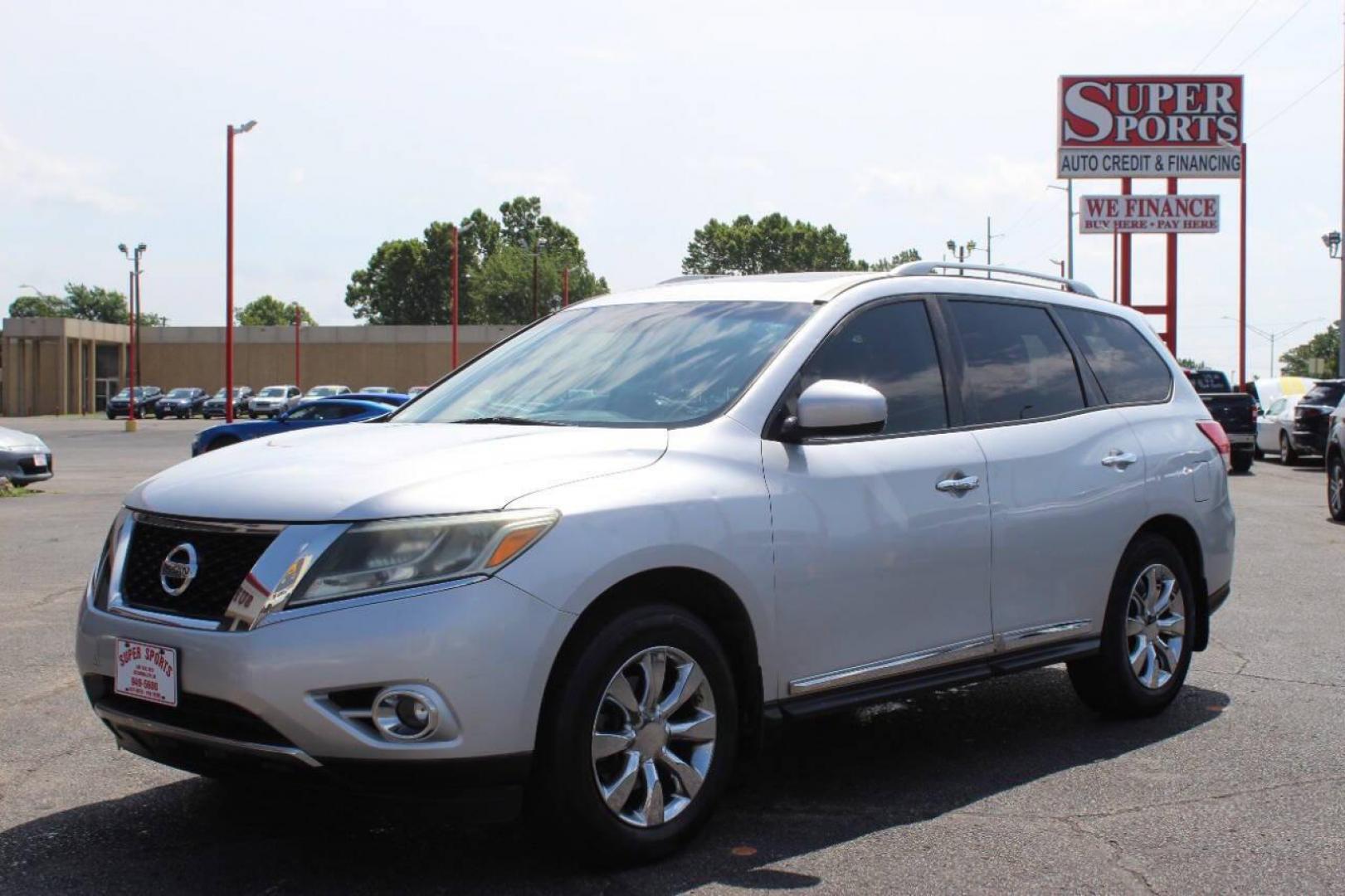 2018 Silver Subaru Forester 2.5i Premium PZEV CVT (JF2SJABC1JH) with an 2.5L H4 SOHC 16V engine, CVT transmission, located at 4301 NW 39th , Oklahoma City, OK, 73112, (405) 949-5600, 35.512135, -97.598671 - NO DRIVERS LICENCE -NO FULL COVERAGE INSURANCE - NO CREDIT CHECK. COME ON OVER TO SUPERSPORTS, TAKE A LOOK AND TEST DRIVE. PLEASE GIVE US A CALL AT (405) 949-5600. NO LICENCIA DE CONDUCIR - NO SEGURO DE COBERTURA TOTAL - NO VERIFICACION DE CREDITO. VISITENOS EN SUPERSPORTS, MIRE NUESTRO - Photo#6