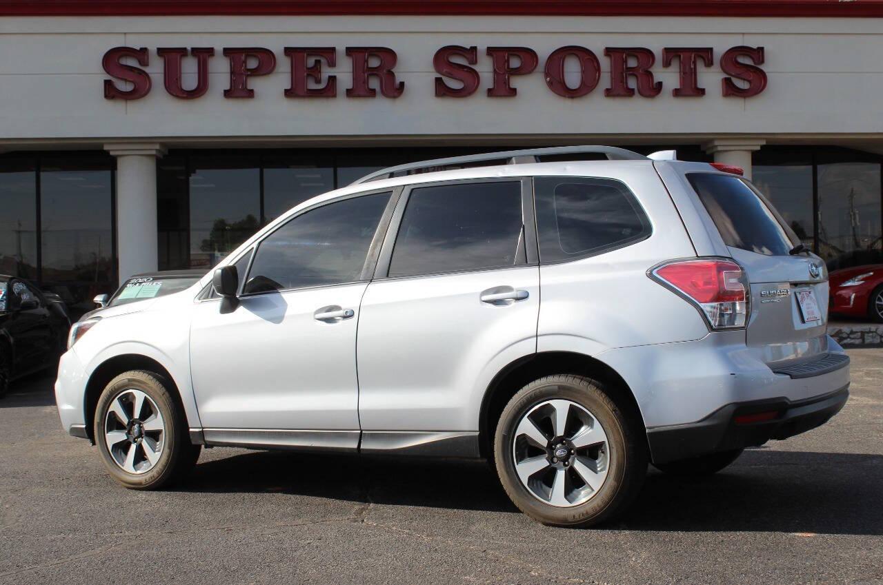 2018 Silver Subaru Forester 2.5i Premium PZEV CVT (JF2SJABC1JH) with an 2.5L H4 SOHC 16V engine, CVT transmission, located at 4301 NW 39th , Oklahoma City, OK, 73112, (405) 949-5600, 35.512135, -97.598671 - NO DRIVERS LICENCE -NO FULL COVERAGE INSURANCE - NO CREDIT CHECK. COME ON OVER TO SUPERSPORTS, TAKE A LOOK AND TEST DRIVE. PLEASE GIVE US A CALL AT (405) 949-5600. NO LICENCIA DE CONDUCIR - NO SEGURO DE COBERTURA TOTAL - NO VERIFICACION DE CREDITO. VISITENOS EN SUPERSPORTS, MIRE NUESTRO - Photo#4