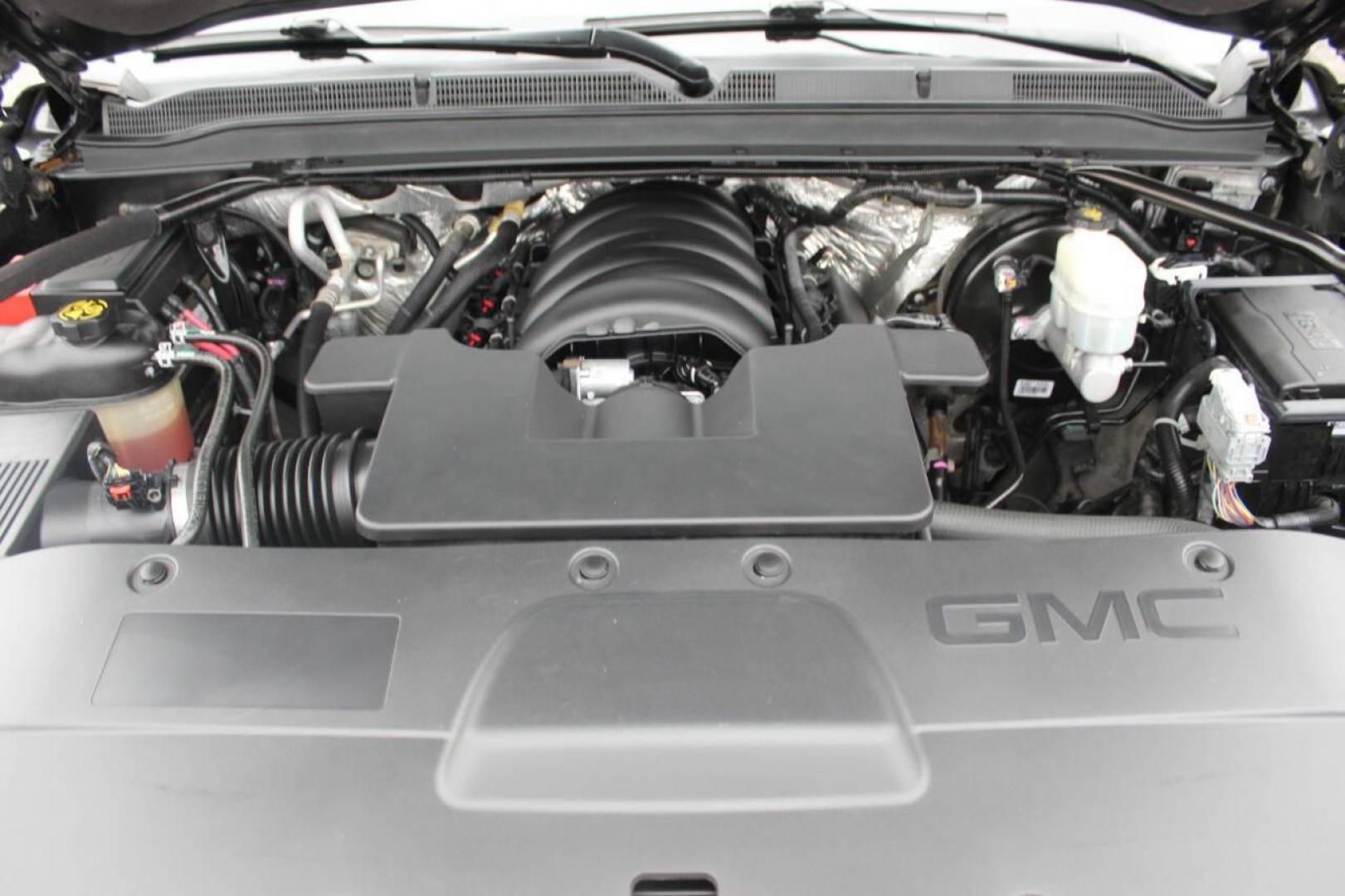 2016 Black GMC Yukon XL Denali 4WD (1GKS2HKJ5GR) with an 6.2L V8 OHV 16V engine, 6A transmission, located at 4301 NW 39th , Oklahoma City, OK, 73112, (405) 949-5600, 35.512135, -97.598671 - NO DRIVERS LICENCE NO-FULL COVERAGE INSURANCE-NO CREDIT CHECK. COME ON OVER TO SUPERSPORTS AND TAKE A LOOK AND TEST DRIVE. PLEASE GIVE US A CALL AT (405) 949-5600. NO LICENSIA DE MANEJAR- NO SEGURO DE COBERTURA TOTAL- NO VERIFICACCION DE CREDITO. POR FAVOR VENGAN A SUPERSPORTS, ECHE UN - Photo#8