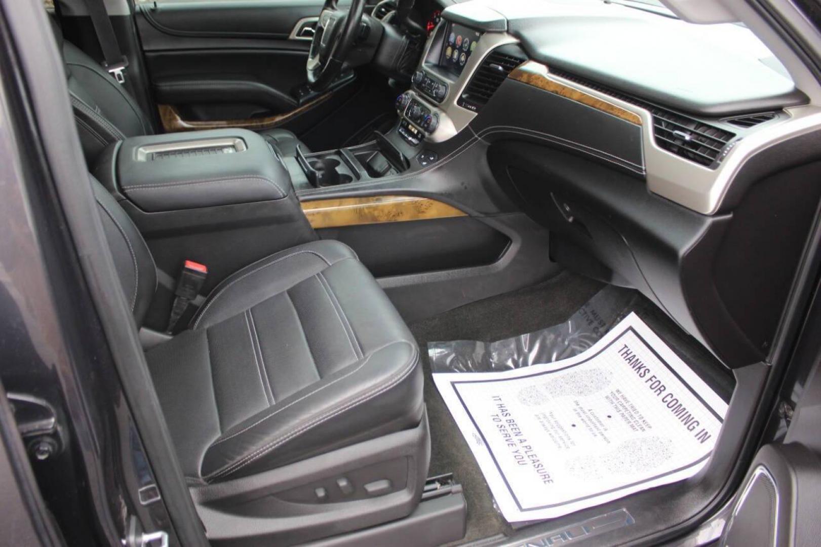 2016 Black GMC Yukon XL Denali 4WD (1GKS2HKJ5GR) with an 6.2L V8 OHV 16V engine, 6A transmission, located at 4301 NW 39th , Oklahoma City, OK, 73112, (405) 949-5600, 35.512135, -97.598671 - NO DRIVERS LICENCE NO-FULL COVERAGE INSURANCE-NO CREDIT CHECK. COME ON OVER TO SUPERSPORTS AND TAKE A LOOK AND TEST DRIVE. PLEASE GIVE US A CALL AT (405) 949-5600. NO LICENSIA DE MANEJAR- NO SEGURO DE COBERTURA TOTAL- NO VERIFICACCION DE CREDITO. POR FAVOR VENGAN A SUPERSPORTS, ECHE UN - Photo#9