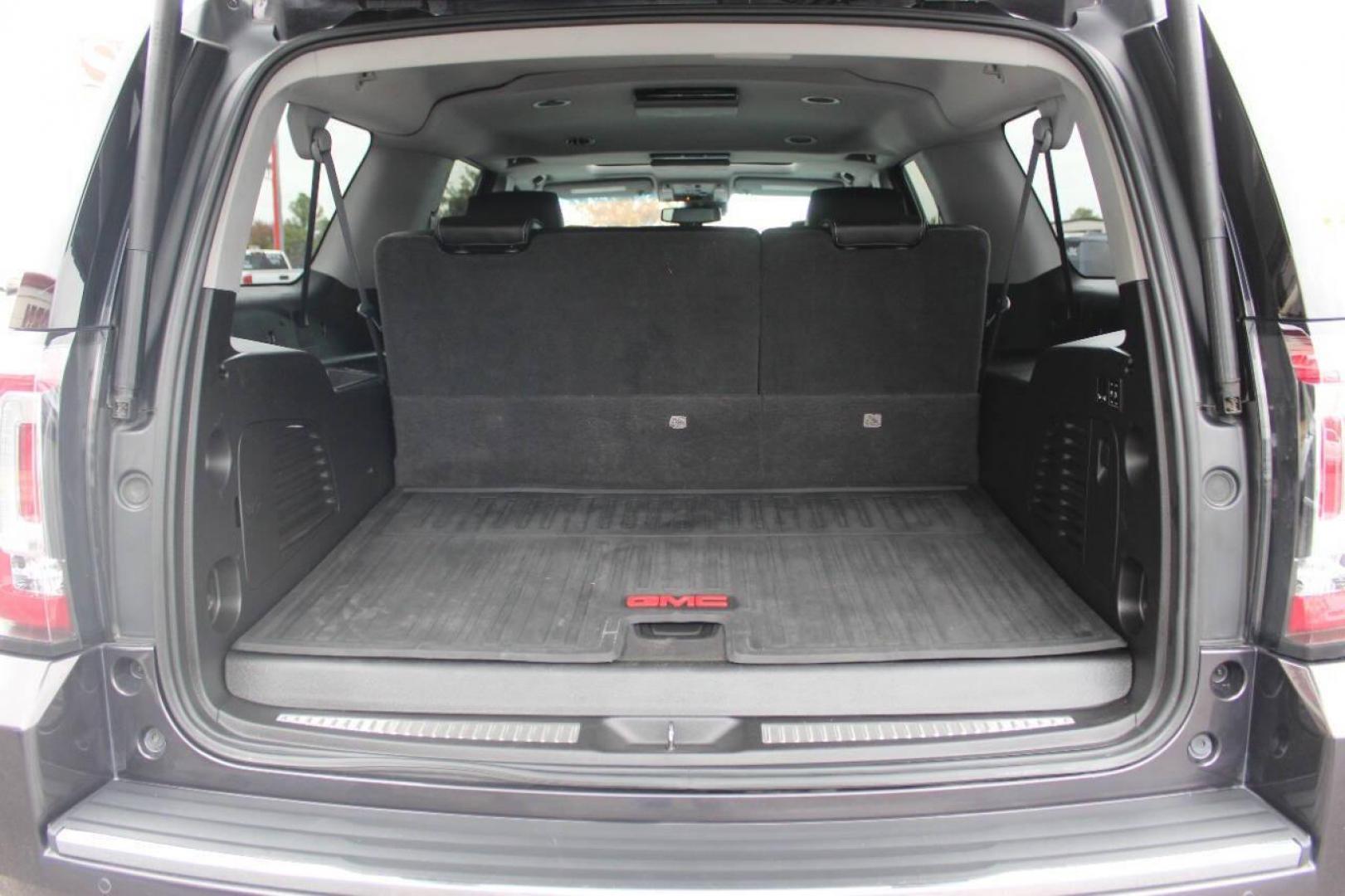 2016 Black GMC Yukon XL Denali 4WD (1GKS2HKJ5GR) with an 6.2L V8 OHV 16V engine, 6A transmission, located at 4301 NW 39th , Oklahoma City, OK, 73112, (405) 949-5600, 35.512135, -97.598671 - NO DRIVERS LICENCE NO-FULL COVERAGE INSURANCE-NO CREDIT CHECK. COME ON OVER TO SUPERSPORTS AND TAKE A LOOK AND TEST DRIVE. PLEASE GIVE US A CALL AT (405) 949-5600. NO LICENSIA DE MANEJAR- NO SEGURO DE COBERTURA TOTAL- NO VERIFICACCION DE CREDITO. POR FAVOR VENGAN A SUPERSPORTS, ECHE UN - Photo#13