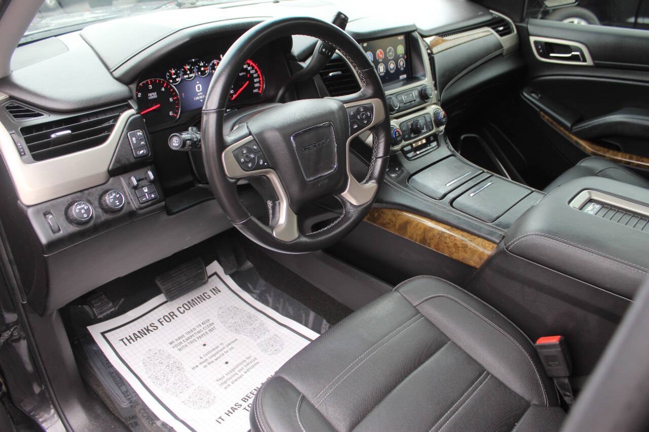 2016 Charcoal GMC Yukon XL Denali 4WD (1GKS2HKJ5GR) with an 6.2L V8 6.2L V8 engine, Automatic 8-Speed transmission, located at 4301 NW 39th , Oklahoma City, OK, 73112, (405) 949-5600, 35.512135, -97.598671 - Hablamos espanol. SPEND SMART --- BUY FROM SUPER SPORTS. ALL PRICES, DOWN PAYMENTS, PAYMENTS, AND FINANCE TERMS ARE NEGOTIABLE AT THE TIME OF APPROVAL. WE WILL WORK WITH YOU TO FIT YOUR BUDGET. WE WILL EVEN LOWER AND ADJUST THE NUMBERS TO HELP MAKE THE VEHICLE MORE AFFORDABLE FOR YOU.- Photo#16