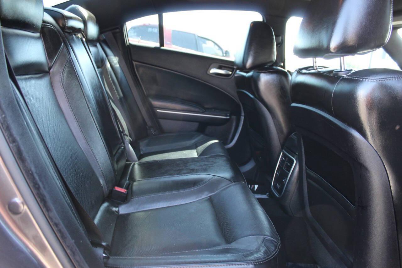 2019 Gray Dodge Charger SXT (2C3CDXBG5KH) with an 3.6L V6 DOHC 24V engine, 8A transmission, located at 4301 NW 39th , Oklahoma City, OK, 73112, (405) 949-5600, 35.512135, -97.598671 - NO DRIVERS LICENCE -NO FULL COVERAGE INSURANCE - NO CREDIT CHECK. COME ON OVER TO SUPERSPORTS, TAKE A LOOK AND TEST DRIVE. PLEASE GIVE US A CALL AT (405) 949-5600. NO LICENCIA DE CONDUCIR - NO SEGURO DE COBERTURA TOTAL - NO VERIFICACION DE CREDITO. VISITENOS EN SUPERSPORTS, MIRE NUEST - Photo#10