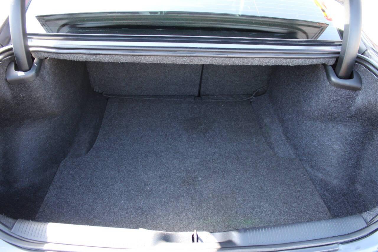 2019 Gray Dodge Charger SXT (2C3CDXBG5KH) with an 3.6L V6 DOHC 24V engine, 8A transmission, located at 4301 NW 39th , Oklahoma City, OK, 73112, (405) 949-5600, 35.512135, -97.598671 - NO DRIVERS LICENCE -NO FULL COVERAGE INSURANCE - NO CREDIT CHECK. COME ON OVER TO SUPERSPORTS, TAKE A LOOK AND TEST DRIVE. PLEASE GIVE US A CALL AT (405) 949-5600. NO LICENCIA DE CONDUCIR - NO SEGURO DE COBERTURA TOTAL - NO VERIFICACION DE CREDITO. VISITENOS EN SUPERSPORTS, MIRE NUEST - Photo#12