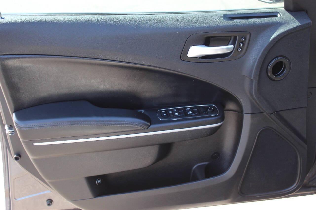 2019 Gray Dodge Charger SXT (2C3CDXBG5KH) with an 3.6L V6 DOHC 24V engine, 8A transmission, located at 4301 NW 39th , Oklahoma City, OK, 73112, (405) 949-5600, 35.512135, -97.598671 - NO DRIVERS LICENCE -NO FULL COVERAGE INSURANCE - NO CREDIT CHECK. COME ON OVER TO SUPERSPORTS, TAKE A LOOK AND TEST DRIVE. PLEASE GIVE US A CALL AT (405) 949-5600. NO LICENCIA DE CONDUCIR - NO SEGURO DE COBERTURA TOTAL - NO VERIFICACION DE CREDITO. VISITENOS EN SUPERSPORTS, MIRE NUEST - Photo#16