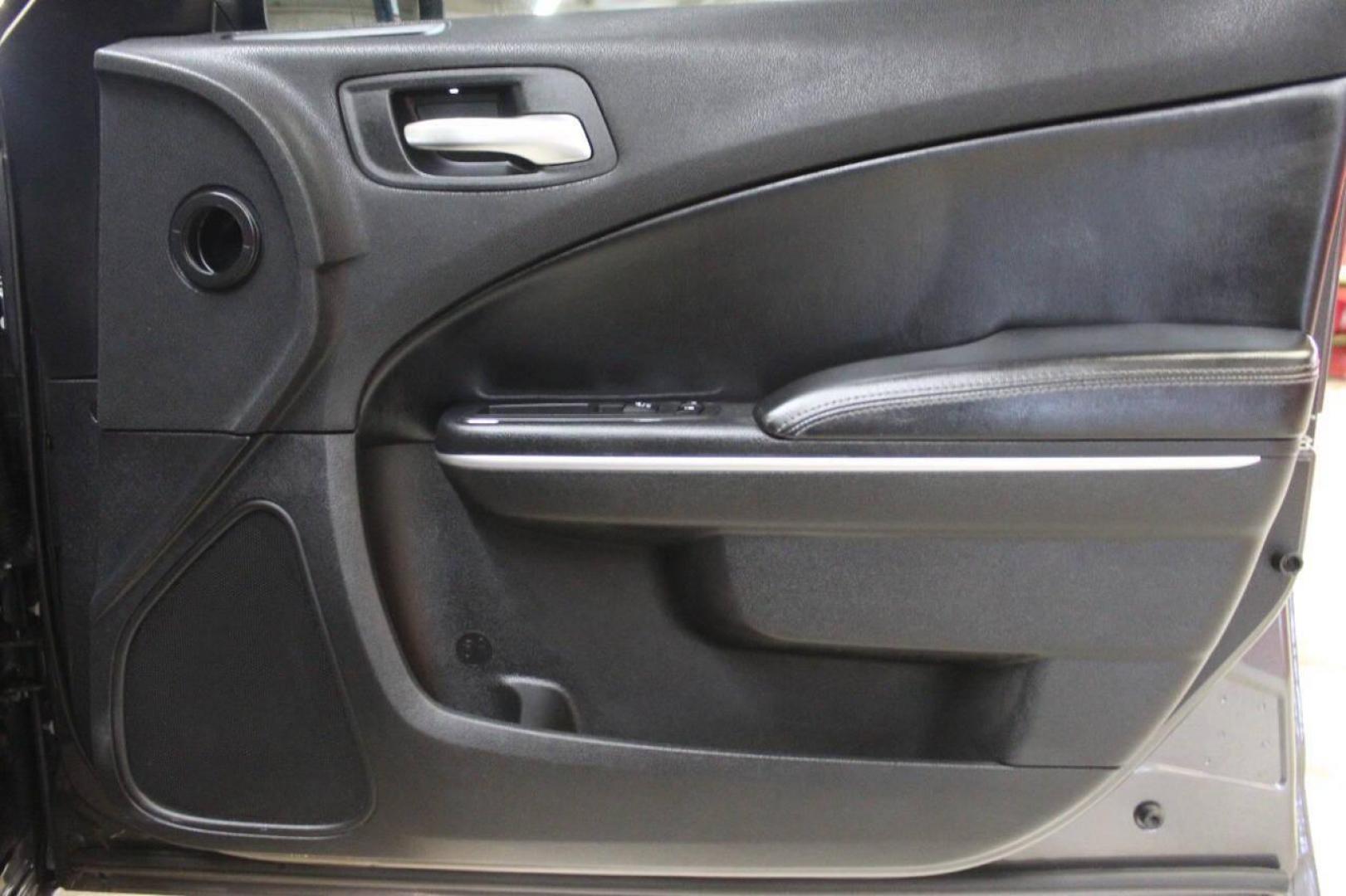 2019 Gray Dodge Charger SXT (2C3CDXBG5KH) with an 3.6L V6 DOHC 24V engine, 8A transmission, located at 4301 NW 39th , Oklahoma City, OK, 73112, (405) 949-5600, 35.512135, -97.598671 - NO DRIVERS LICENCE NO-FULL COVERAGE INSURANCE-NO CREDIT CHECK. COME ON OVER TO SUPERSPORTS AND TAKE A LOOK AND TEST DRIVE. PLEASE GIVE US A CALL AT (405) 949-5600. NO LICENSIA DE MANEJAR- NO SEGURO DE COBERTURA TOTAL- NO VERIFICACCION DE CREDITO. POR FAVOR VENGAN A SUPERSPORTS, ECHE UN - Photo#9