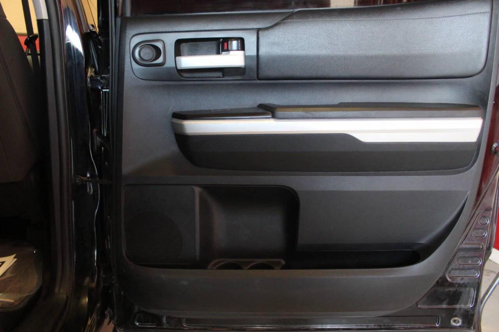 2014 Black Toyota Tundra SR5 5.7L V8 CrewMax 2WD (5TFEY5F11EX) with an 5.7L V8 DOHC 32V engine, 6-Speed Automatic transmission, located at 4301 NW 39th , Oklahoma City, OK, 73112, (405) 949-5600, 35.512135, -97.598671 - NO DRIVERS LICENCE NO-FULL COVERAGE INSURANCE-NO CREDIT CHECK. COME ON OVER TO SUPERSPORTS AND TAKE A LOOK AND TEST DRIVE. PLEASE GIVE US A CALL AT (405) 949-5600. NO LICENSIA DE MANEJAR- NO SEGURO DE COBERTURA TOTAL- NO VERIFICACCION DE CREDITO. POR FAVOR VENGAN A SUPERSPORTS, ECHE UN - Photo#12
