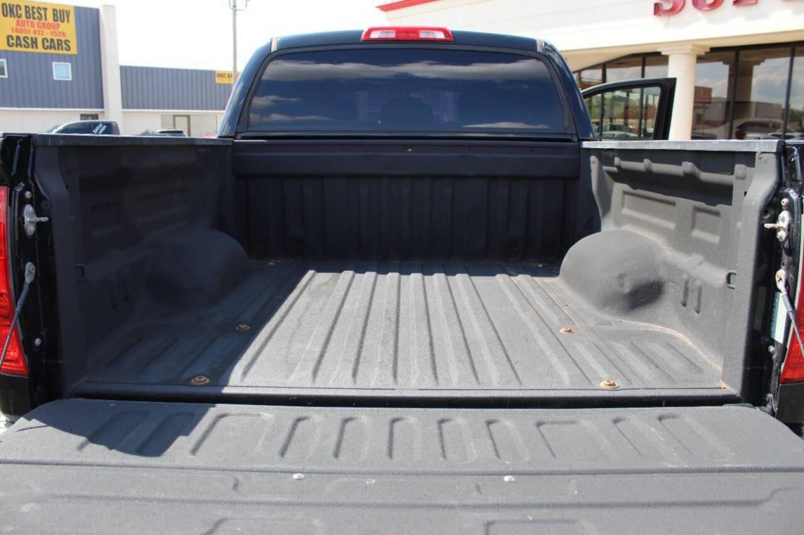 2014 Black Toyota Tundra SR5 5.7L V8 CrewMax 2WD (5TFEY5F11EX) with an 5.7L V8 DOHC 32V engine, 6-Speed Automatic transmission, located at 4301 NW 39th , Oklahoma City, OK, 73112, (405) 949-5600, 35.512135, -97.598671 - NO DRIVERS LICENCE NO-FULL COVERAGE INSURANCE-NO CREDIT CHECK. COME ON OVER TO SUPERSPORTS AND TAKE A LOOK AND TEST DRIVE. PLEASE GIVE US A CALL AT (405) 949-5600. NO LICENSIA DE MANEJAR- NO SEGURO DE COBERTURA TOTAL- NO VERIFICACCION DE CREDITO. POR FAVOR VENGAN A SUPERSPORTS, ECHE UN - Photo#13
