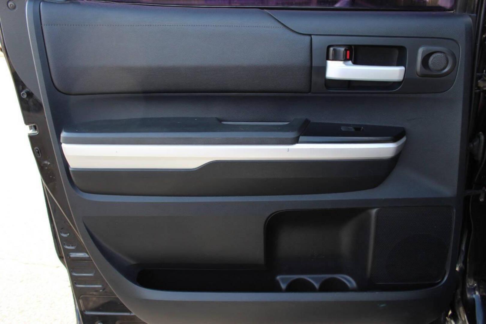 2014 Black Toyota Tundra SR5 5.7L V8 CrewMax 2WD (5TFEY5F11EX) with an 5.7L V8 DOHC 32V engine, 6-Speed Automatic transmission, located at 4301 NW 39th , Oklahoma City, OK, 73112, (405) 949-5600, 35.512135, -97.598671 - NO DRIVERS LICENCE NO-FULL COVERAGE INSURANCE-NO CREDIT CHECK. COME ON OVER TO SUPERSPORTS AND TAKE A LOOK AND TEST DRIVE. PLEASE GIVE US A CALL AT (405) 949-5600. NO LICENSIA DE MANEJAR- NO SEGURO DE COBERTURA TOTAL- NO VERIFICACCION DE CREDITO. POR FAVOR VENGAN A SUPERSPORTS, ECHE UN - Photo#15