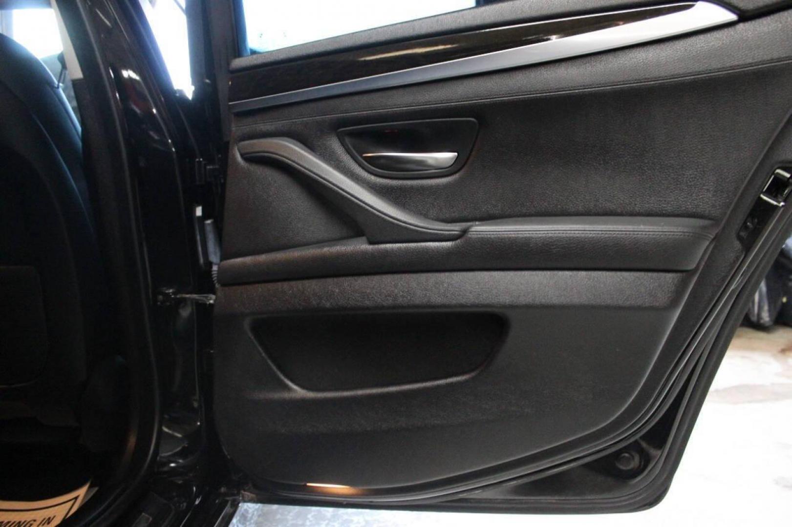 2016 Black BMW 5-Series 535i (WBA5B1C51GG) with an 3.0L L6 DOHC 24V engine, 8A transmission, located at 4301 NW 39th , Oklahoma City, OK, 73112, (405) 949-5600, 35.512135, -97.598671 - NO DRIVERS LICENCE NO-FULL COVERAGE INSURANCE-NO CREDIT CHECK. COME ON OVER TO SUPERSPORTS AND TAKE A LOOK AND TEST DRIVE. PLEASE GIVE US A CALL AT (405) 949-5600. NO LICENSIA DE MANEJAR- NO SEGURO DE COBERTURA TOTAL- NO VERIFICACCION DE CREDITO. POR FAVOR VENGAN A SUPERSPORTS, ECHE UN - Photo#16