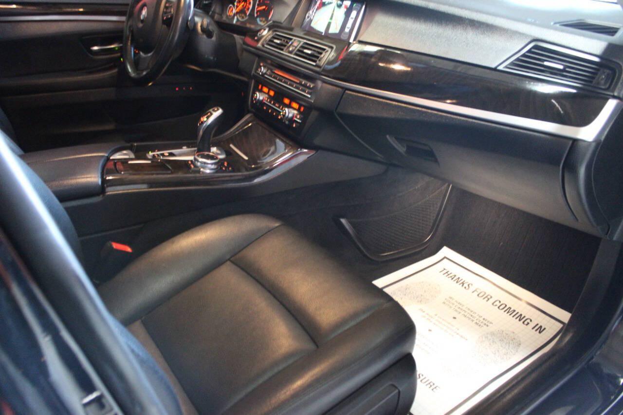 2016 Black BMW 5 Series 535i (WBA5B1C51GG) with an 3.0L I6 Turbocharger 3.0L I6 engine, Automatic 8-Speed transmission, located at 4301 NW 39th , Oklahoma City, OK, 73112, (405) 949-5600, 35.512135, -97.598671 - Hablamos espanol. SPEND SMART --- BUY FROM SUPER SPORTS. ALL PRICES, DOWN PAYMENTS, PAYMENTS, AND FINANCE TERMS ARE NEGOTIABLE AT THE TIME OF APPROVAL. WE WILL WORK WITH YOU TO FIT YOUR BUDGET. WE WILL EVEN LOWER AND ADJUST THE NUMBERS TO HELP MAKE THE VEHICLE MORE AFFORDABLE FOR YOU.- Photo#8