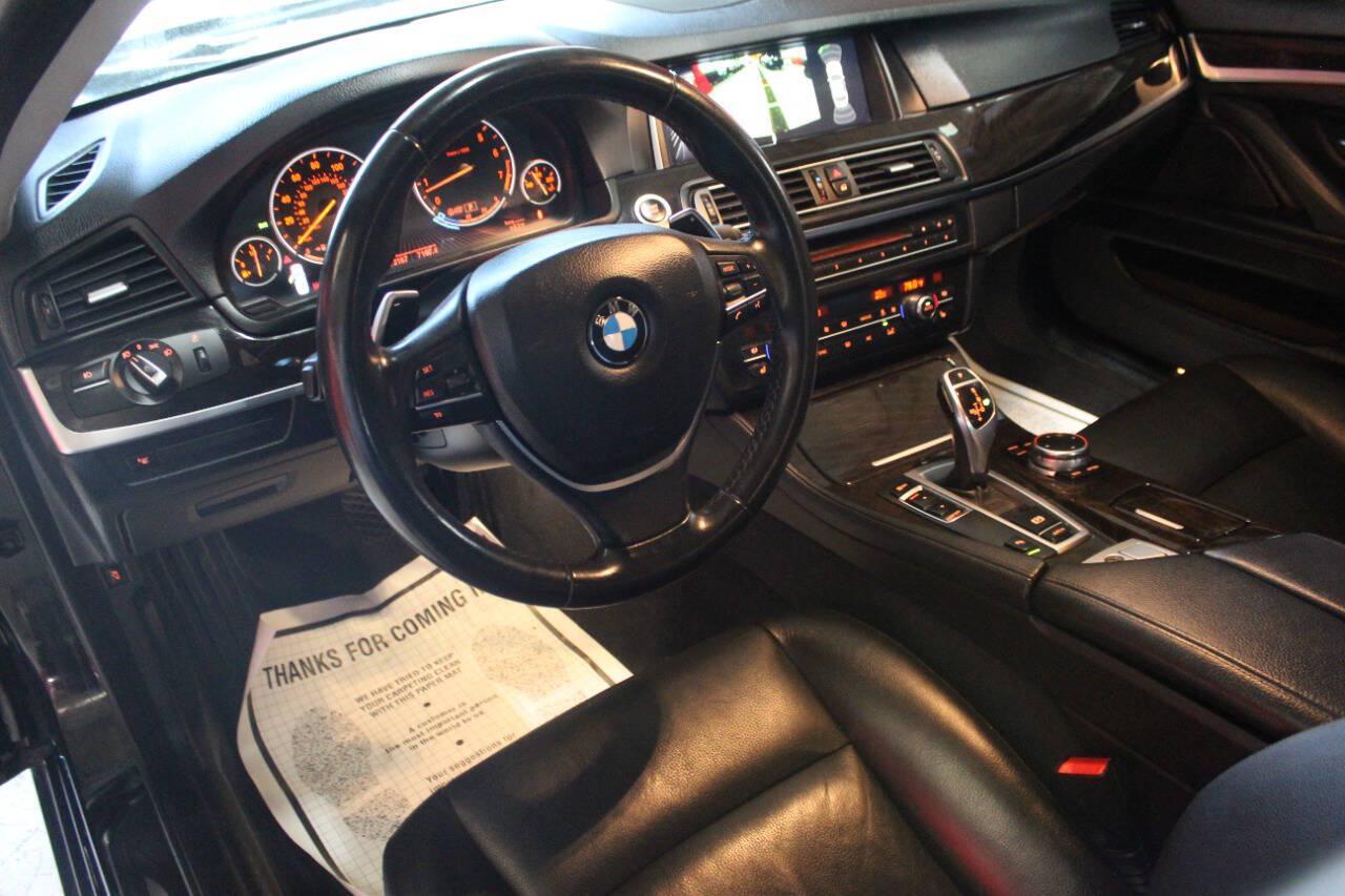 2016 Black BMW 5 Series 535i (WBA5B1C51GG) with an 3.0L I6 Turbocharger 3.0L I6 engine, Automatic 8-Speed transmission, located at 4301 NW 39th , Oklahoma City, OK, 73112, (405) 949-5600, 35.512135, -97.598671 - Hablamos espanol. SPEND SMART --- BUY FROM SUPER SPORTS. ALL PRICES, DOWN PAYMENTS, PAYMENTS, AND FINANCE TERMS ARE NEGOTIABLE AT THE TIME OF APPROVAL. WE WILL WORK WITH YOU TO FIT YOUR BUDGET. WE WILL EVEN LOWER AND ADJUST THE NUMBERS TO HELP MAKE THE VEHICLE MORE AFFORDABLE FOR YOU.- Photo#17