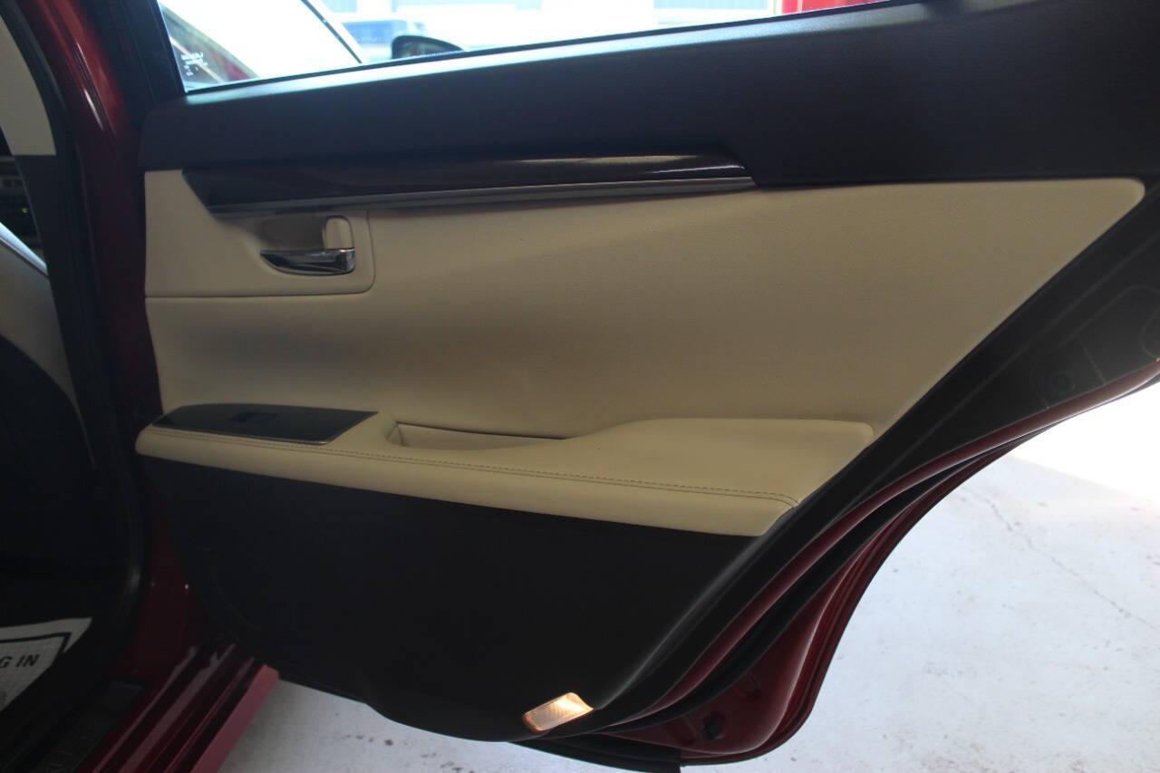 2018 Red Lexus ES 350 Sedan (58ABK1GG0JU) with an 3.5L V6 3.5L V6 engine, Automatic 6-Speed transmission, located at 4301 NW 39th , Oklahoma City, OK, 73112, (405) 949-5600, 35.512135, -97.598671 - NO DRIVERS LICENCE NO-FULL COVERAGE INSURANCE-NO CREDIT CHECK. COME ON OVER TO SUPERSPORTS AND TAKE A LOOK AND TEST DRIVE. PLEASE GIVE US A CALL AT (405) 949-5600. NO LICENSIA DE MANEJAR- NO SEGURO DE COBERTURA TOTAL- NO VERIFICACCION DE CREDITO. POR FAVOR VENGAN A SUPERSPORTS, ECHE UN - Photo#11