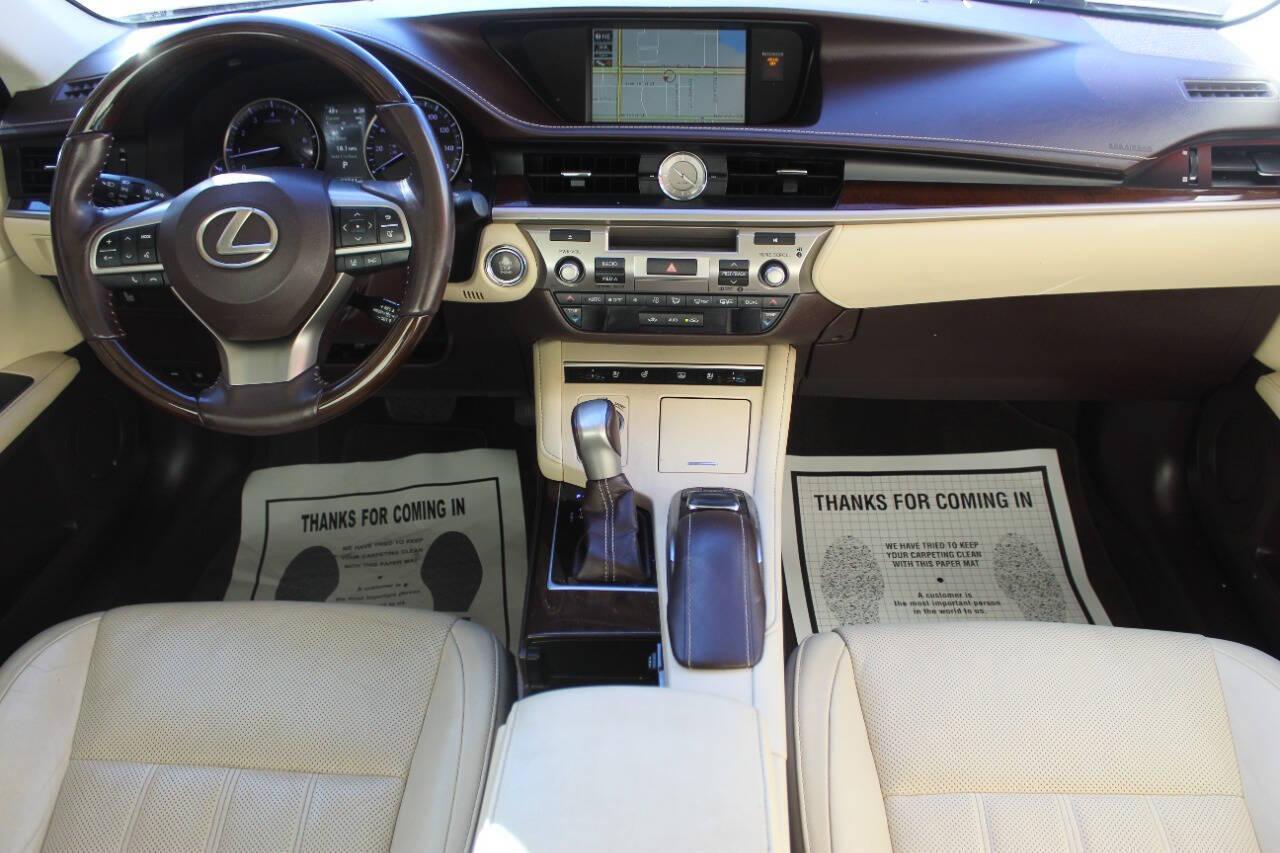 2018 Red Lexus ES 350 Sedan (58ABK1GG0JU) with an 3.5L V6 3.5L V6 engine, Automatic 6-Speed transmission, located at 4301 NW 39th , Oklahoma City, OK, 73112, (405) 949-5600, 35.512135, -97.598671 - NO DRIVERS LICENCE NO-FULL COVERAGE INSURANCE-NO CREDIT CHECK. COME ON OVER TO SUPERSPORTS AND TAKE A LOOK AND TEST DRIVE. PLEASE GIVE US A CALL AT (405) 949-5600. NO LICENSIA DE MANEJAR- NO SEGURO DE COBERTURA TOTAL- NO VERIFICACCION DE CREDITO. POR FAVOR VENGAN A SUPERSPORTS, ECHE UN - Photo#17