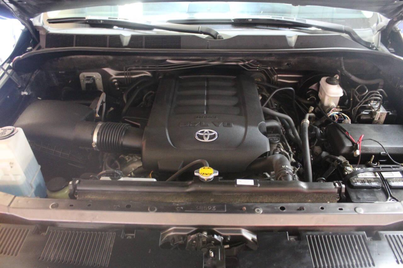 2017 Gray Toyota Tundra Limited 5.7L FFV CrewMax 2WD (5TFFW5F19HX) with an 5.7L V8 DOHC 32V FFV engine, 6A transmission, located at 4301 NW 39th , Oklahoma City, OK, 73112, (405) 949-5600, 35.512135, -97.598671 - Photo#7