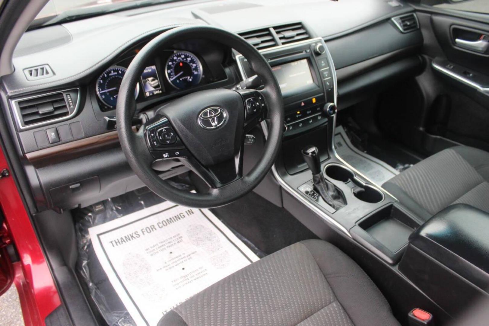 2017 Maroon Toyota Camry SE (4T1BF1FK9HU) with an 2.5L L4 DOHC 16V engine, 6A transmission, located at 4301 NW 39th , Oklahoma City, OK, 73112, (405) 949-5600, 35.512135, -97.598671 - NO DRIVERS LICENCE NO-FULL COVERAGE INSURANCE-NO CREDIT CHECK. COME ON OVER TO SUPERSPORTS AND TAKE A LOOK AND TEST DRIVE. PLEASE GIVE US A CALL AT (405) 949-5600. NO LICENSIA DE MANEJAR- NO SEGURO DE COBERTURA TOTAL- NO VERIFICACCION DE CREDITO. POR FAVOR VENGAN A SUPERSPORTS, - Photo#15