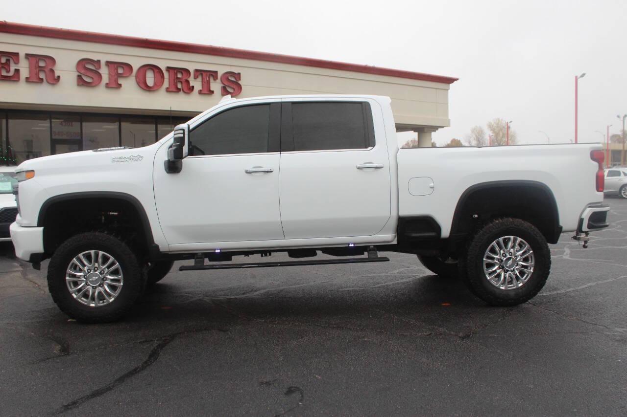 2020 White Chevrolet Silverado 2500HD High Country Crew Cab Long Box 4WD (1GC4YREY5LF) with an 6.6L V8 OHV 16V DIESEL engine, 6A transmission, located at 4301 NW 39th , Oklahoma City, OK, 73112, (405) 949-5600, 35.512135, -97.598671 - NO DRIVERS LICENCE -NO FULL COVERAGE INSURANCE - NO CREDIT CHECK. COME ON OVER TO SUPERSPORTS, TAKE A LOOK AND TEST DRIVE. PLEASE GIVE US A CALL AT (405) 949-5600. NO LICENCIA DE CONDUCIR - NO SEGURO DE COBERTURA TOTAL - NO VERIFICACION DE CREDITO. VISITENOS EN SUPERSPORTS, MIRE NUESTRO - Photo#6
