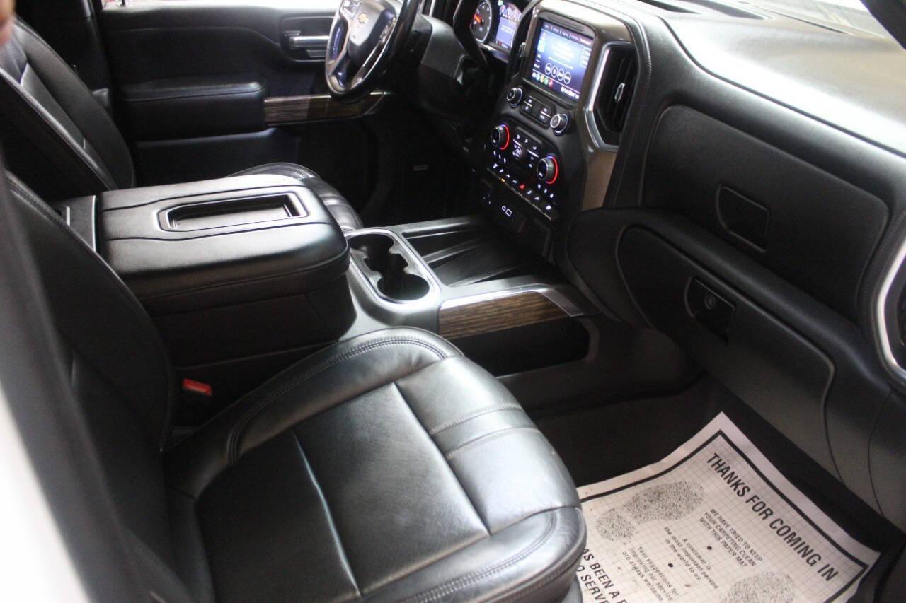 2020 White Chevrolet Silverado 2500HD High Country Crew Cab Long Box 4WD (1GC4YREY5LF) with an 6.6L V8 OHV 16V DIESEL engine, 6A transmission, located at 4301 NW 39th , Oklahoma City, OK, 73112, (405) 949-5600, 35.512135, -97.598671 - NO DRIVERS LICENCE -NO FULL COVERAGE INSURANCE - NO CREDIT CHECK. COME ON OVER TO SUPERSPORTS, TAKE A LOOK AND TEST DRIVE. PLEASE GIVE US A CALL AT (405) 949-5600. NO LICENCIA DE CONDUCIR - NO SEGURO DE COBERTURA TOTAL - NO VERIFICACION DE CREDITO. VISITENOS EN SUPERSPORTS, MIRE NUESTRO - Photo#10