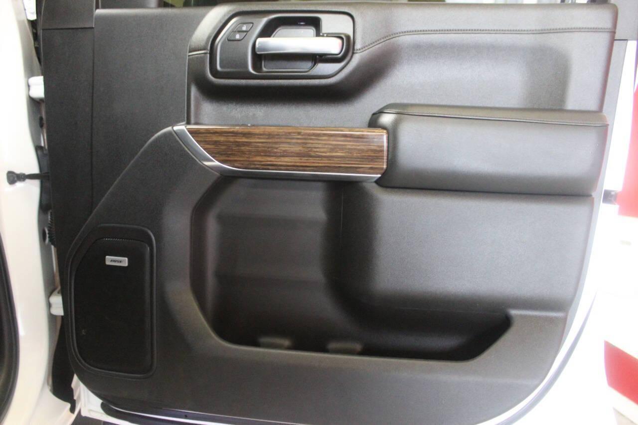 2020 White Chevrolet Silverado 2500HD High Country Crew Cab Long Box 4WD (1GC4YREY5LF) with an 6.6L V8 OHV 16V DIESEL engine, 6A transmission, located at 4301 NW 39th , Oklahoma City, OK, 73112, (405) 949-5600, 35.512135, -97.598671 - NO DRIVERS LICENCE -NO FULL COVERAGE INSURANCE - NO CREDIT CHECK. COME ON OVER TO SUPERSPORTS, TAKE A LOOK AND TEST DRIVE. PLEASE GIVE US A CALL AT (405) 949-5600. NO LICENCIA DE CONDUCIR - NO SEGURO DE COBERTURA TOTAL - NO VERIFICACION DE CREDITO. VISITENOS EN SUPERSPORTS, MIRE NUESTRO - Photo#11