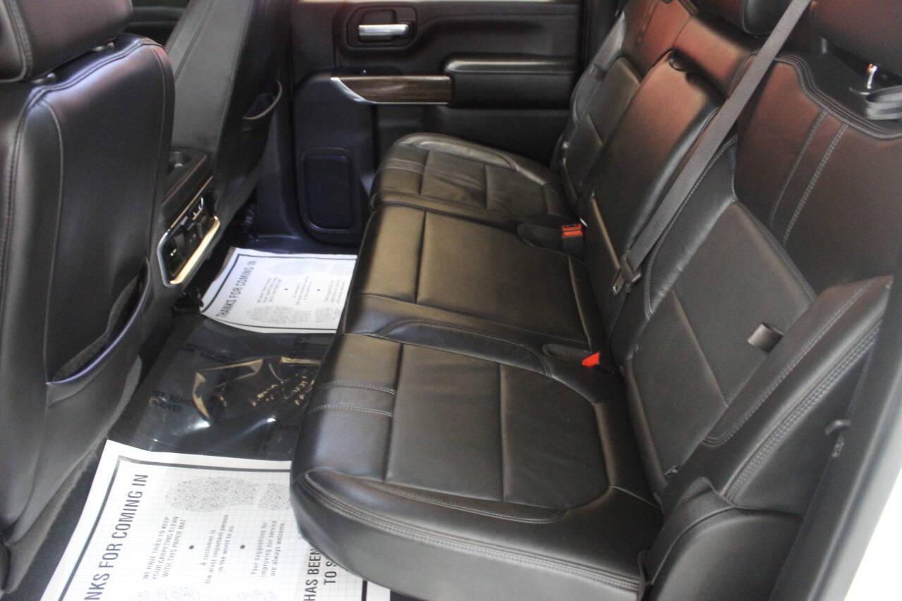 2020 White Chevrolet Silverado 2500HD High Country Crew Cab Long Box 4WD (1GC4YREY5LF) with an 6.6L V8 OHV 16V DIESEL engine, 6A transmission, located at 4301 NW 39th , Oklahoma City, OK, 73112, (405) 949-5600, 35.512135, -97.598671 - NO DRIVERS LICENCE -NO FULL COVERAGE INSURANCE - NO CREDIT CHECK. COME ON OVER TO SUPERSPORTS, TAKE A LOOK AND TEST DRIVE. PLEASE GIVE US A CALL AT (405) 949-5600. NO LICENCIA DE CONDUCIR - NO SEGURO DE COBERTURA TOTAL - NO VERIFICACION DE CREDITO. VISITENOS EN SUPERSPORTS, MIRE NUESTRO - Photo#13