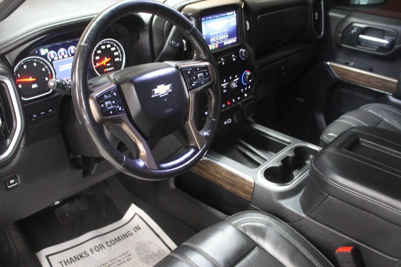 2020 White Chevrolet Silverado 2500HD High Country Crew Cab Long Box 4WD (1GC4YREY5LF) with an 6.6L V8 OHV 16V DIESEL engine, 6A transmission, located at 4301 NW 39th , Oklahoma City, OK, 73112, (405) 949-5600, 35.512135, -97.598671 - NO DRIVERS LICENCE -NO FULL COVERAGE INSURANCE - NO CREDIT CHECK. COME ON OVER TO SUPERSPORTS, TAKE A LOOK AND TEST DRIVE. PLEASE GIVE US A CALL AT (405) 949-5600. NO LICENCIA DE CONDUCIR - NO SEGURO DE COBERTURA TOTAL - NO VERIFICACION DE CREDITO. VISITENOS EN SUPERSPORTS, MIRE NUESTRO - Photo#15