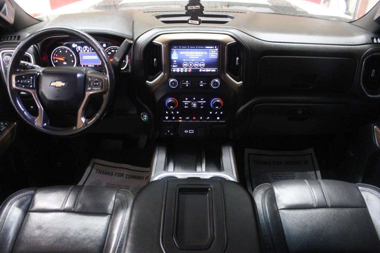 2020 White Chevrolet Silverado 2500HD High Country Crew Cab Long Box 4WD (1GC4YREY5LF) with an 6.6L V8 OHV 16V DIESEL engine, 6A transmission, located at 4301 NW 39th , Oklahoma City, OK, 73112, (405) 949-5600, 35.512135, -97.598671 - NO DRIVERS LICENCE -NO FULL COVERAGE INSURANCE - NO CREDIT CHECK. COME ON OVER TO SUPERSPORTS, TAKE A LOOK AND TEST DRIVE. PLEASE GIVE US A CALL AT (405) 949-5600. NO LICENCIA DE CONDUCIR - NO SEGURO DE COBERTURA TOTAL - NO VERIFICACION DE CREDITO. VISITENOS EN SUPERSPORTS, MIRE NUESTRO - Photo#17