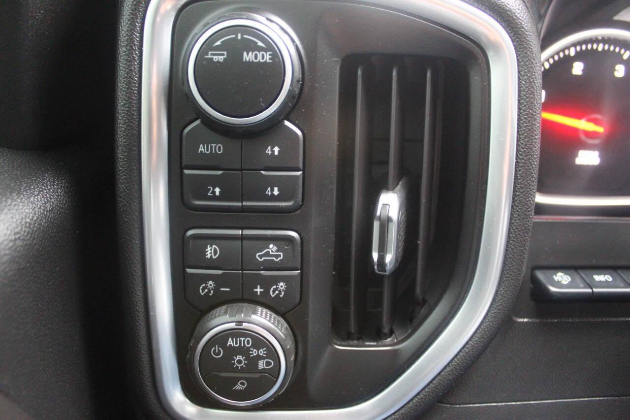 2020 White Chevrolet Silverado 2500HD High Country Crew Cab Long Box 4WD (1GC4YREY5LF) with an 6.6L V8 OHV 16V DIESEL engine, 6A transmission, located at 4301 NW 39th , Oklahoma City, OK, 73112, (405) 949-5600, 35.512135, -97.598671 - NO DRIVERS LICENCE -NO FULL COVERAGE INSURANCE - NO CREDIT CHECK. COME ON OVER TO SUPERSPORTS, TAKE A LOOK AND TEST DRIVE. PLEASE GIVE US A CALL AT (405) 949-5600. NO LICENCIA DE CONDUCIR - NO SEGURO DE COBERTURA TOTAL - NO VERIFICACION DE CREDITO. VISITENOS EN SUPERSPORTS, MIRE NUESTRO - Photo#20