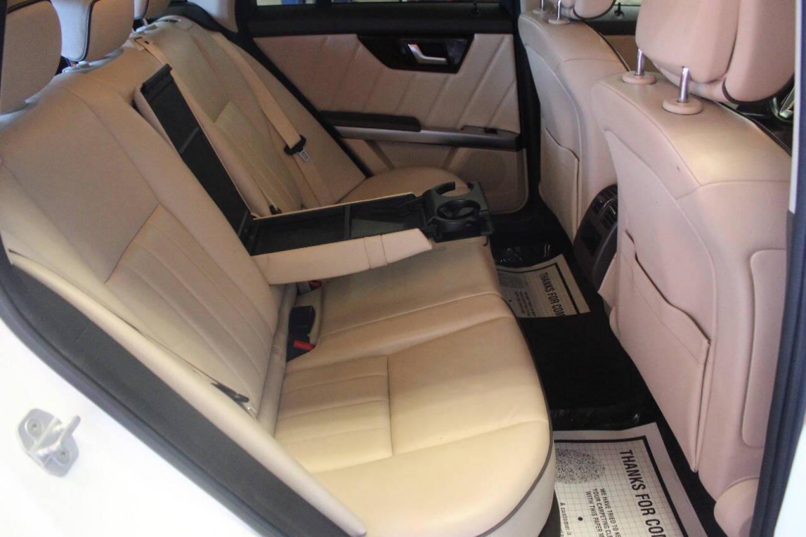 2013 White Mercedes-Benz GLK-Class GLK350 4MATIC (WDCGG8JB0DG) with an 3.5L V6 DOHC 24V engine, 7-Speed Automatic transmission, located at 4301 NW 39th , Oklahoma City, OK, 73112, (405) 949-5600, 35.512135, -97.598671 - Photo#15