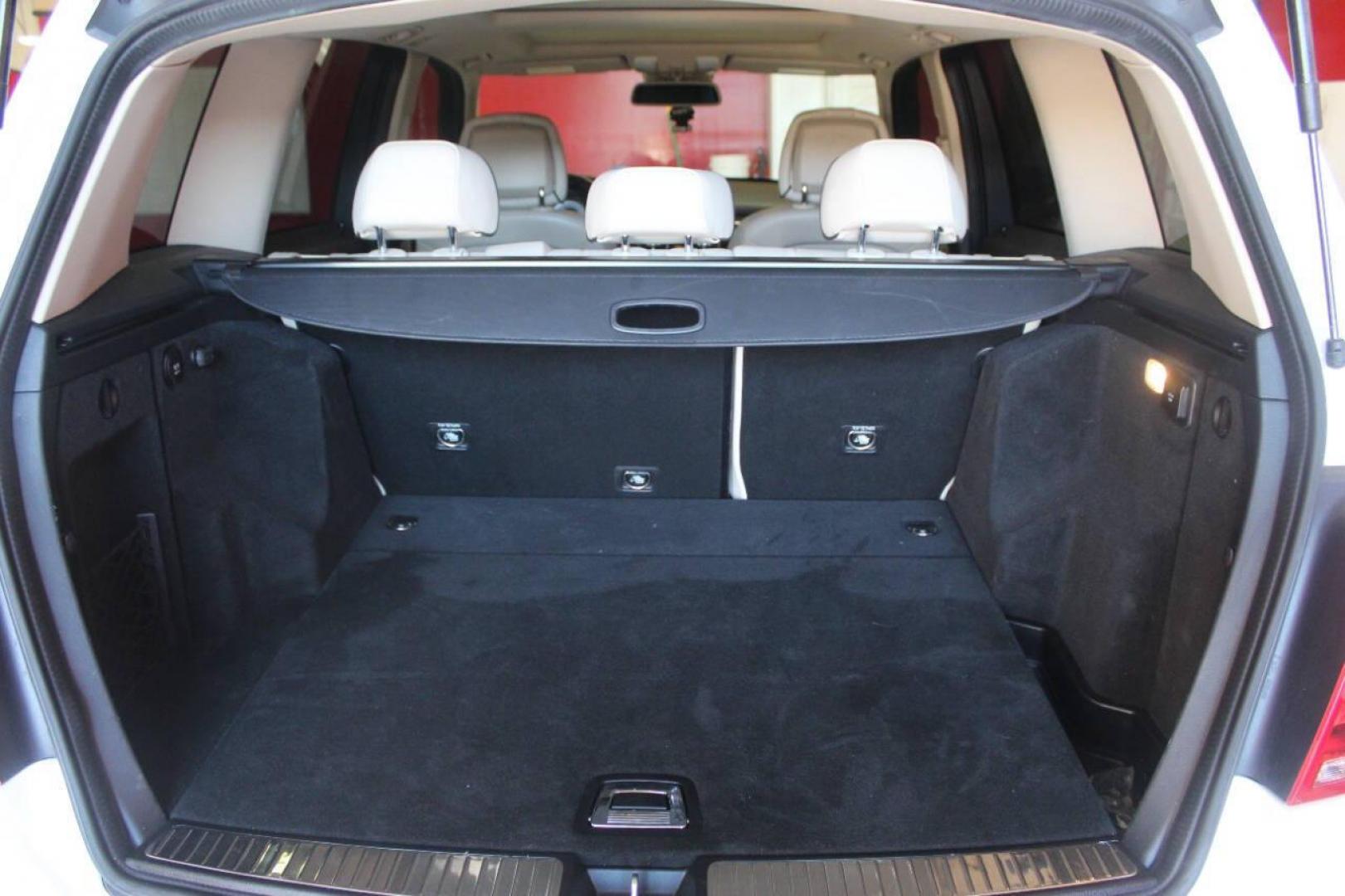 2013 White Mercedes-Benz GLK-Class GLK350 4MATIC (WDCGG8JB0DG) with an 3.5L V6 DOHC 24V engine, 7-Speed Automatic transmission, located at 4301 NW 39th , Oklahoma City, OK, 73112, (405) 949-5600, 35.512135, -97.598671 - Photo#11