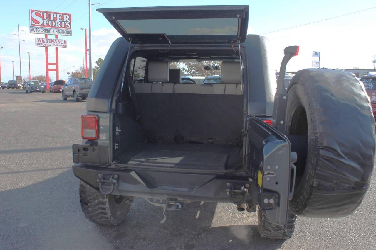 2008 Gray Jeep Wrangler Unlimited X 4WD (1J4GA39138L) with an 3.8L V6 OHV 12V engine, Automatic 4-Speed transmission, located at 4301 NW 39th , Oklahoma City, OK, 73112, (405) 949-5600, 35.512135, -97.598671 - NO DRIVERS LICENCE -NO FULL COVERAGE INSURANCE - NO CREDIT CHECK. COME ON OVER TO SUPERSPORTS, TAKE A LOOK AND TEST DRIVE. PLEASE GIVE US A CALL AT (405) 949-5600. NO LICENCIA DE CONDUCIR - NO SEGURO DE COBERTURA TOTAL - NO VERIFICACION DE CREDITO. VISITENOS EN SUPERSPORTS, MIRE NUESTRO - Photo#4