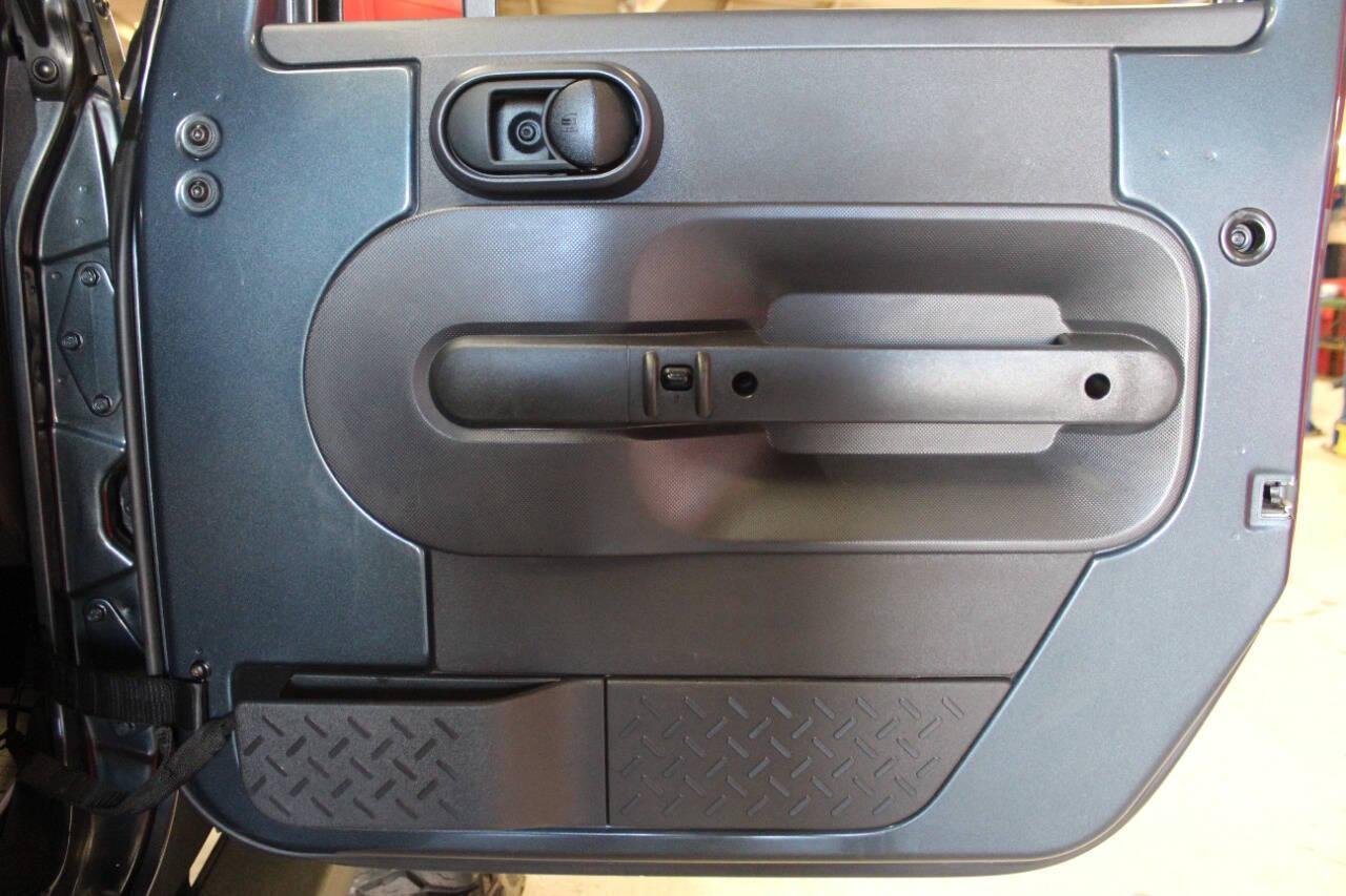 2008 Gray Jeep Wrangler Unlimited X 4WD (1J4GA39138L) with an 3.8L V6 OHV 12V engine, Automatic 4-Speed transmission, located at 4301 NW 39th , Oklahoma City, OK, 73112, (405) 949-5600, 35.512135, -97.598671 - NO DRIVERS LICENCE -NO FULL COVERAGE INSURANCE - NO CREDIT CHECK. COME ON OVER TO SUPERSPORTS, TAKE A LOOK AND TEST DRIVE. PLEASE GIVE US A CALL AT (405) 949-5600. NO LICENCIA DE CONDUCIR - NO SEGURO DE COBERTURA TOTAL - NO VERIFICACION DE CREDITO. VISITENOS EN SUPERSPORTS, MIRE NUESTRO - Photo#10