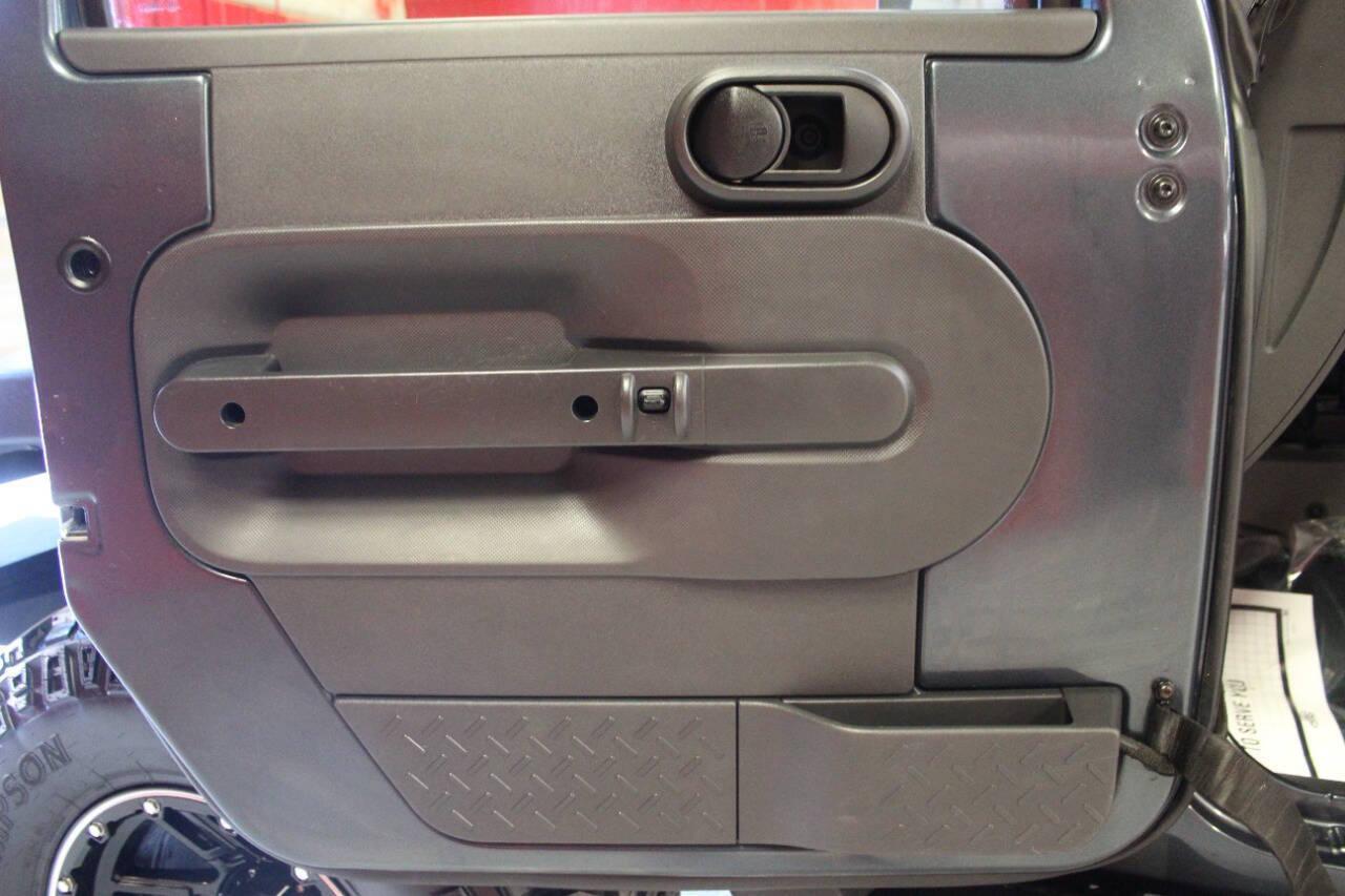 2008 Gray Jeep Wrangler Unlimited X 4WD (1J4GA39138L) with an 3.8L V6 OHV 12V engine, Automatic 4-Speed transmission, located at 4301 NW 39th , Oklahoma City, OK, 73112, (405) 949-5600, 35.512135, -97.598671 - NO DRIVERS LICENCE -NO FULL COVERAGE INSURANCE - NO CREDIT CHECK. COME ON OVER TO SUPERSPORTS, TAKE A LOOK AND TEST DRIVE. PLEASE GIVE US A CALL AT (405) 949-5600. NO LICENCIA DE CONDUCIR - NO SEGURO DE COBERTURA TOTAL - NO VERIFICACION DE CREDITO. VISITENOS EN SUPERSPORTS, MIRE NUESTRO - Photo#14