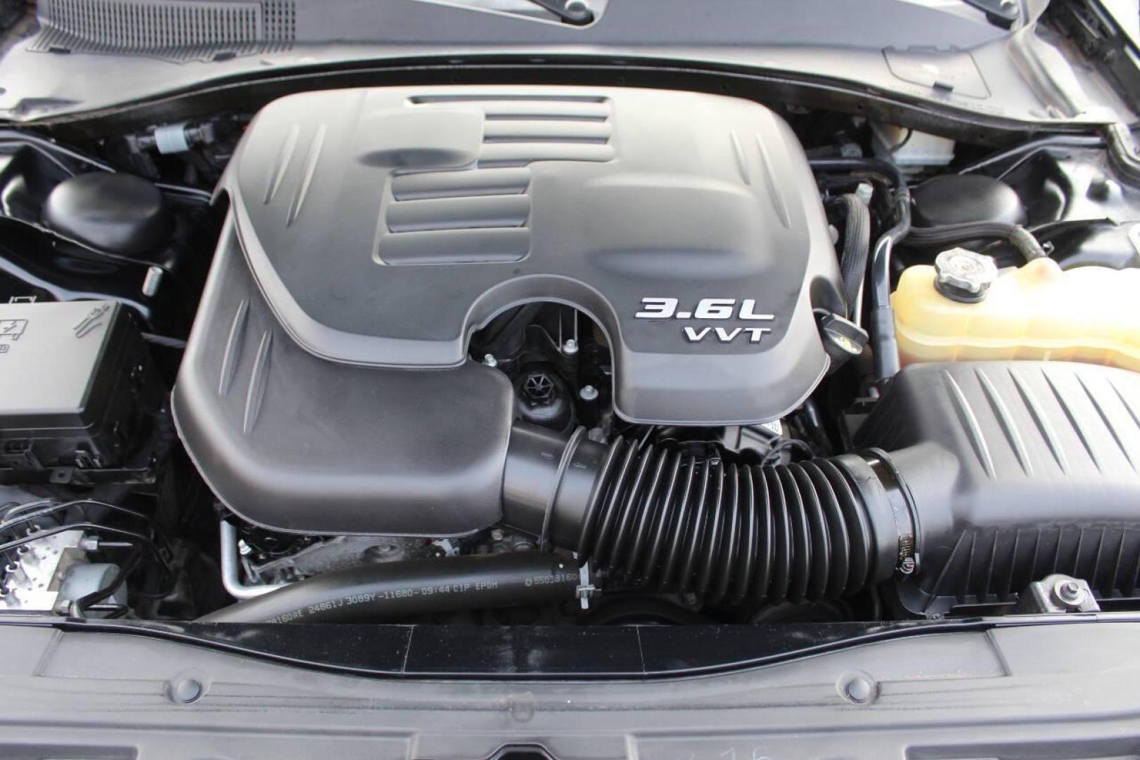 2019 Black Chrysler 300 S V6 RWD (2C3CCABG9KH) with an 3.6L V6 3.6L V6 engine, Automatic 8-Speed transmission, located at 4301 NW 39th , Oklahoma City, OK, 73112, (405) 949-5600, 35.512135, -97.598671 - Photo#7
