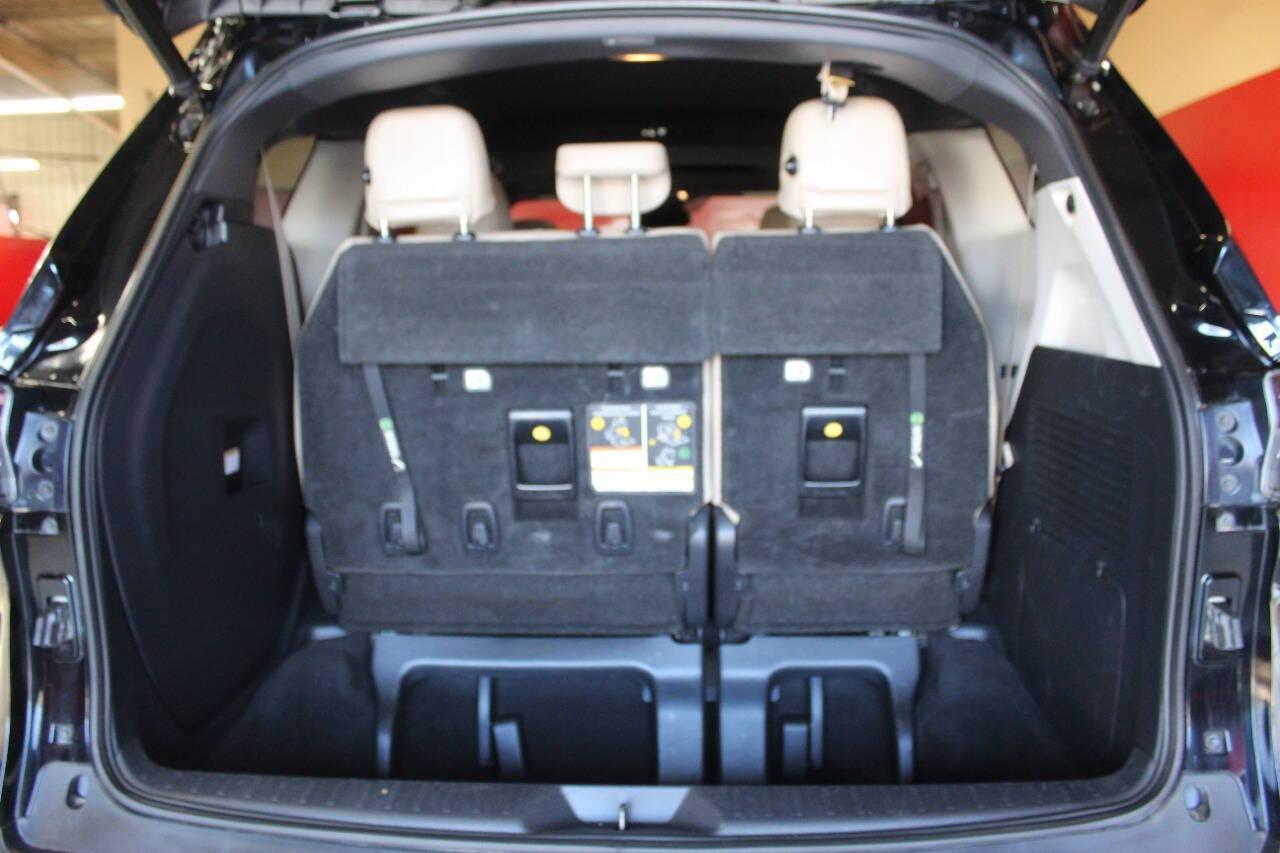 2021 Black Toyota Sienna XLE 7-Passenger (5TDYRKEC5MS) with an 2.5L L4 DOHC 16V HYBRID engine, CVT transmission, located at 4301 NW 39th , Oklahoma City, OK, 73112, (405) 949-5600, 35.512135, -97.598671 - NO DRIVERS LICENCE -NO FULL COVERAGE INSURANCE - NO CREDIT CHECK. COME ON OVER TO SUPERSPORTS, TAKE A LOOK AND TEST DRIVE. PLEASE GIVE US A CALL AT (405) 949-5600. NO LICENCIA DE CONDUCIR - NO SEGURO DE COBERTURA TOTAL - NO VERIFICACION DE CREDITO. VISITENOS EN SUPERSPORTS, MIRE NUESTRO - Photo#11