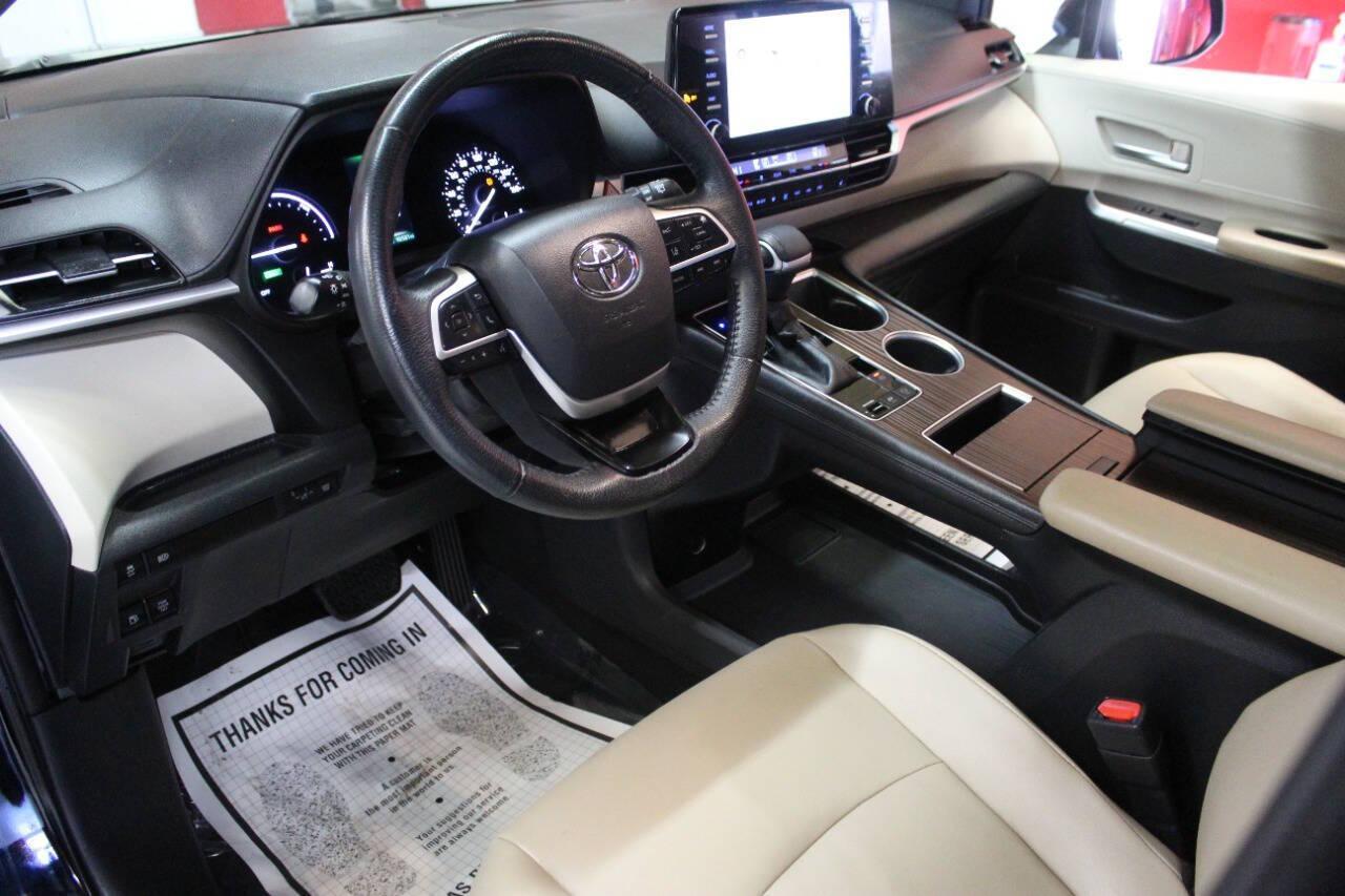 2021 Black Toyota Sienna XLE 7-Passenger (5TDYRKEC5MS) with an 2.5L L4 DOHC 16V HYBRID engine, CVT transmission, located at 4301 NW 39th , Oklahoma City, OK, 73112, (405) 949-5600, 35.512135, -97.598671 - NO DRIVERS LICENCE -NO FULL COVERAGE INSURANCE - NO CREDIT CHECK. COME ON OVER TO SUPERSPORTS, TAKE A LOOK AND TEST DRIVE. PLEASE GIVE US A CALL AT (405) 949-5600. NO LICENCIA DE CONDUCIR - NO SEGURO DE COBERTURA TOTAL - NO VERIFICACION DE CREDITO. VISITENOS EN SUPERSPORTS, MIRE NUESTRO - Photo#14