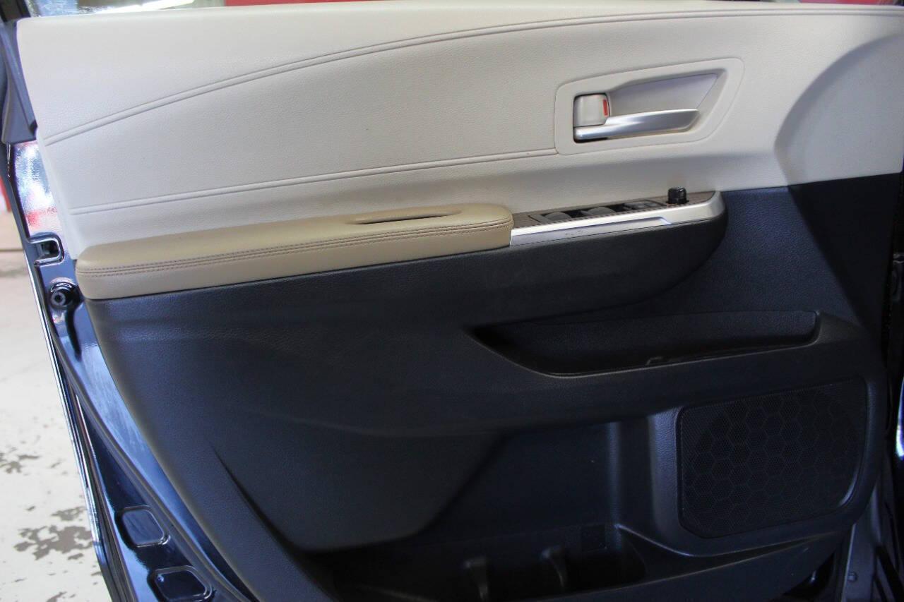 2021 Black Toyota Sienna XLE 7-Passenger (5TDYRKEC5MS) with an 2.5L L4 DOHC 16V HYBRID engine, CVT transmission, located at 4301 NW 39th , Oklahoma City, OK, 73112, (405) 949-5600, 35.512135, -97.598671 - NO DRIVERS LICENCE -NO FULL COVERAGE INSURANCE - NO CREDIT CHECK. COME ON OVER TO SUPERSPORTS, TAKE A LOOK AND TEST DRIVE. PLEASE GIVE US A CALL AT (405) 949-5600. NO LICENCIA DE CONDUCIR - NO SEGURO DE COBERTURA TOTAL - NO VERIFICACION DE CREDITO. VISITENOS EN SUPERSPORTS, MIRE NUESTRO - Photo#15