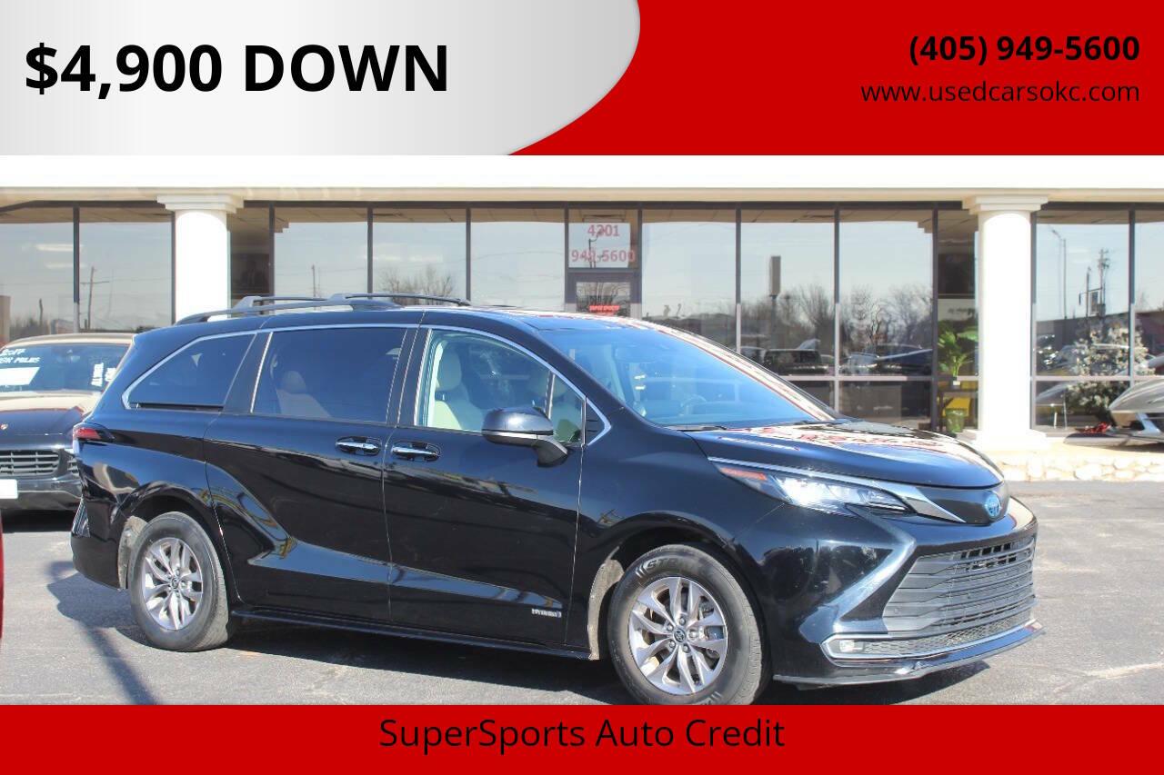 photo of 2021 Toyota Sienna XLE 8-Passenger
