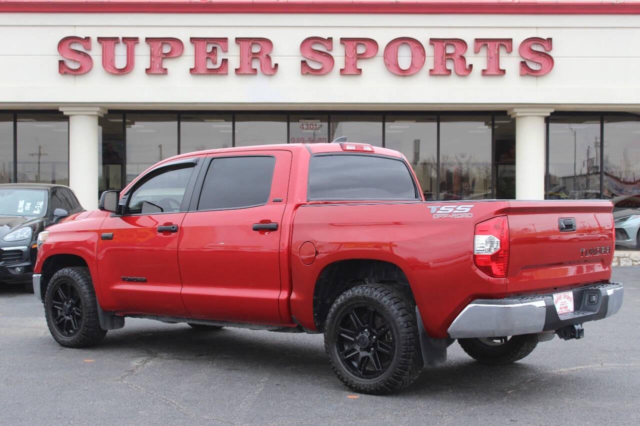 2020 Red Toyota Tundra SR5 5.7L V8 CrewMax 2WD (5TFEY5F17LX) with an 5.7L V8 DOHC 32V engine, 6A transmission, located at 4301 NW 39th , Oklahoma City, OK, 73112, (405) 949-5600, 35.512135, -97.598671 - NO DRIVERS LICENCE -NO FULL COVERAGE INSURANCE - NO CREDIT CHECK. COME ON OVER TO SUPERSPORTS, TAKE A LOOK AND TEST DRIVE. PLEASE GIVE US A CALL AT (405) 949-5600. NO LICENCIA DE CONDUCIR - NO SEGURO DE COBERTURA TOTAL - NO VERIFICACION DE CREDITO. VISITENOS EN SUPERSPORTS, MIRE NUESTRO - Photo#4