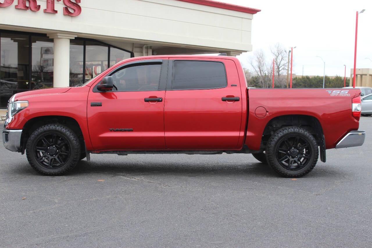 2020 Red Toyota Tundra SR5 5.7L V8 CrewMax 2WD (5TFEY5F17LX) with an 5.7L V8 DOHC 32V engine, 6A transmission, located at 4301 NW 39th , Oklahoma City, OK, 73112, (405) 949-5600, 35.512135, -97.598671 - NO DRIVERS LICENCE -NO FULL COVERAGE INSURANCE - NO CREDIT CHECK. COME ON OVER TO SUPERSPORTS, TAKE A LOOK AND TEST DRIVE. PLEASE GIVE US A CALL AT (405) 949-5600. NO LICENCIA DE CONDUCIR - NO SEGURO DE COBERTURA TOTAL - NO VERIFICACION DE CREDITO. VISITENOS EN SUPERSPORTS, MIRE NUESTRO - Photo#5