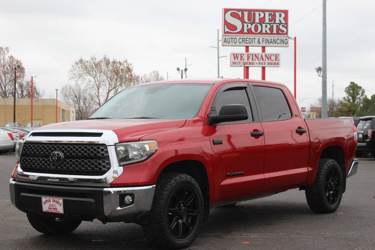 2020 Red Toyota Tundra SR5 5.7L V8 CrewMax 2WD (5TFEY5F17LX) with an 5.7L V8 DOHC 32V engine, 6A transmission, located at 4301 NW 39th , Oklahoma City, OK, 73112, (405) 949-5600, 35.512135, -97.598671 - NO DRIVERS LICENCE -NO FULL COVERAGE INSURANCE - NO CREDIT CHECK. COME ON OVER TO SUPERSPORTS, TAKE A LOOK AND TEST DRIVE. PLEASE GIVE US A CALL AT (405) 949-5600. NO LICENCIA DE CONDUCIR - NO SEGURO DE COBERTURA TOTAL - NO VERIFICACION DE CREDITO. VISITENOS EN SUPERSPORTS, MIRE NUESTRO - Photo#6