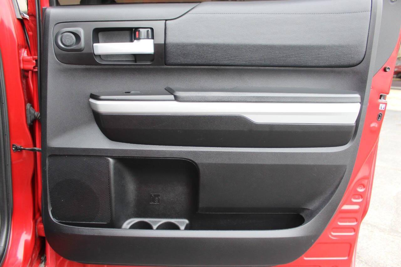 2020 Red Toyota Tundra SR5 5.7L V8 CrewMax 2WD (5TFEY5F17LX) with an 5.7L V8 DOHC 32V engine, 6A transmission, located at 4301 NW 39th , Oklahoma City, OK, 73112, (405) 949-5600, 35.512135, -97.598671 - NO DRIVERS LICENCE -NO FULL COVERAGE INSURANCE - NO CREDIT CHECK. COME ON OVER TO SUPERSPORTS, TAKE A LOOK AND TEST DRIVE. PLEASE GIVE US A CALL AT (405) 949-5600. NO LICENCIA DE CONDUCIR - NO SEGURO DE COBERTURA TOTAL - NO VERIFICACION DE CREDITO. VISITENOS EN SUPERSPORTS, MIRE NUESTRO - Photo#11