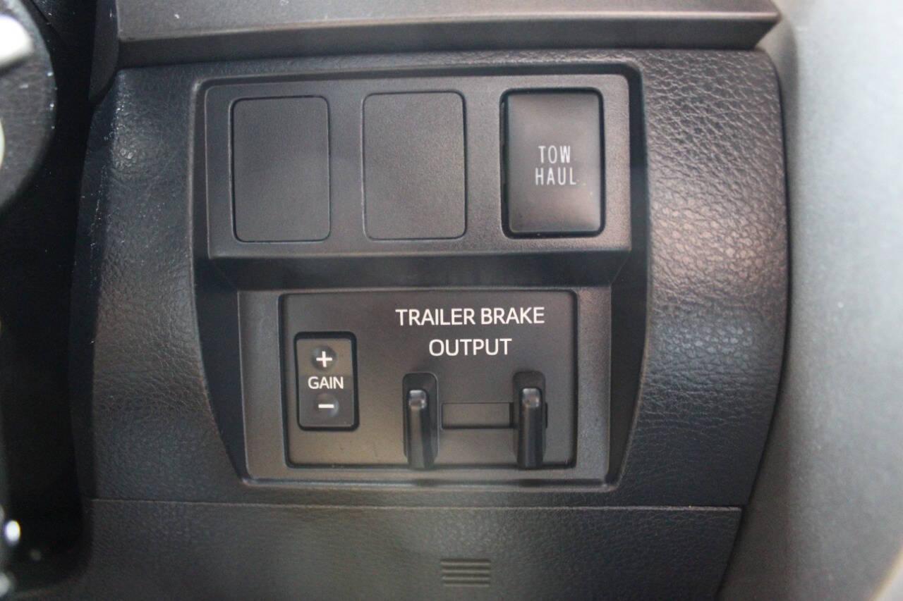 2020 Red Toyota Tundra SR5 5.7L V8 CrewMax 2WD (5TFEY5F17LX) with an 5.7L V8 DOHC 32V engine, 6A transmission, located at 4301 NW 39th , Oklahoma City, OK, 73112, (405) 949-5600, 35.512135, -97.598671 - NO DRIVERS LICENCE -NO FULL COVERAGE INSURANCE - NO CREDIT CHECK. COME ON OVER TO SUPERSPORTS, TAKE A LOOK AND TEST DRIVE. PLEASE GIVE US A CALL AT (405) 949-5600. NO LICENCIA DE CONDUCIR - NO SEGURO DE COBERTURA TOTAL - NO VERIFICACION DE CREDITO. VISITENOS EN SUPERSPORTS, MIRE NUESTRO - Photo#20