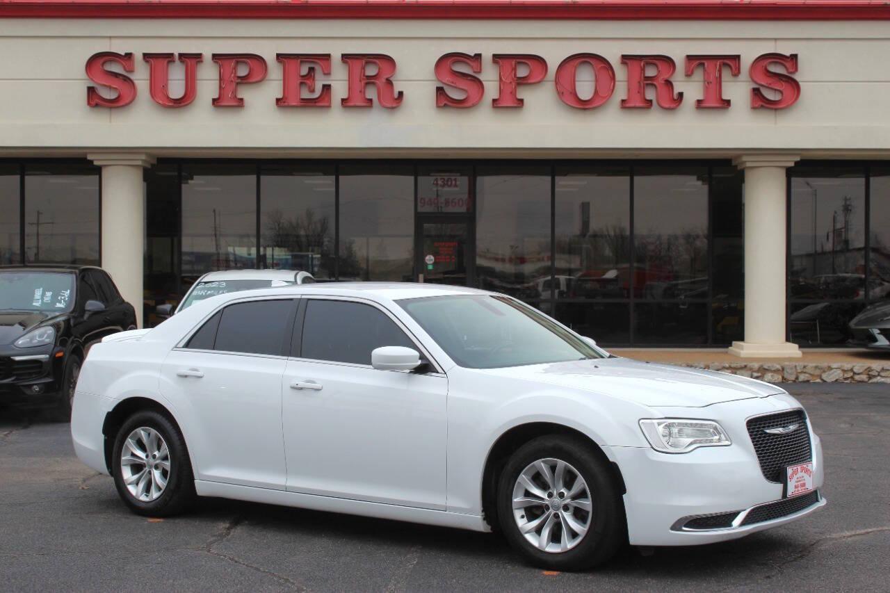 2016 White Chrysler 300 Limited RWD (2C3CCAAG5GH) with an 3.6L V6 SOHC 24V engine, 8A transmission, located at 4301 NW 39th , Oklahoma City, OK, 73112, (405) 949-5600, 35.512135, -97.598671 - NO DRIVERS LICENCE NO-FULL COVERAGE INSURANCE-NO CREDIT CHECK. COME ON OVER TO SUPERSPORTS AND TAKE A LOOK AND TEST DRIVE. PLEASE GIVE US A CALL AT (405) 949-5600. NO LICENSIA DE MANEJAR- NO SEGURO DE COBERTURA TOTAL- NO VERIFICACCION DE CREDITO. POR FAVOR VENGAN A SUPERSPORTS, ECHE U - Photo#0