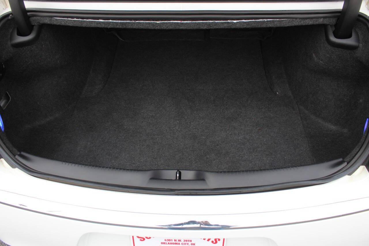 2016 White Chrysler 300 Limited RWD (2C3CCAAG5GH) with an 3.6L V6 SOHC 24V engine, 8A transmission, located at 4301 NW 39th , Oklahoma City, OK, 73112, (405) 949-5600, 35.512135, -97.598671 - NO DRIVERS LICENCE NO-FULL COVERAGE INSURANCE-NO CREDIT CHECK. COME ON OVER TO SUPERSPORTS AND TAKE A LOOK AND TEST DRIVE. PLEASE GIVE US A CALL AT (405) 949-5600. NO LICENSIA DE MANEJAR- NO SEGURO DE COBERTURA TOTAL- NO VERIFICACCION DE CREDITO. POR FAVOR VENGAN A SUPERSPORTS, ECHE U - Photo#12