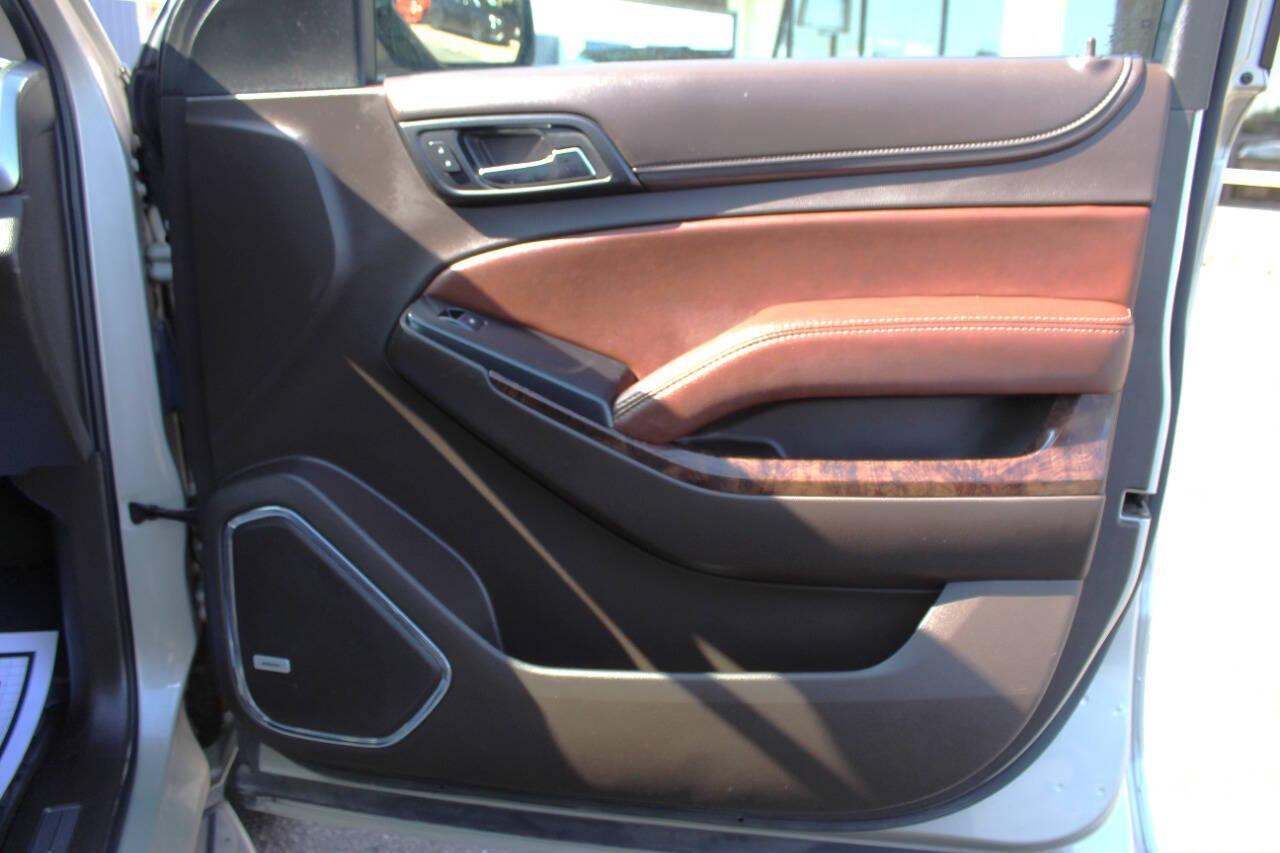 2016 Beige Chevrolet Suburban LTZ 4WD (1GNSKJKC7GR) with an 5.3L V8 OHV 16V engine, 6A transmission, located at 4301 NW 39th , Oklahoma City, OK, 73112, (405) 949-5600, 35.512135, -97.598671 - NO DRIVERS LICENCE -NO FULL COVERAGE INSURANCE - NO CREDIT CHECK. COME ON OVER TO SUPERSPORTS, TAKE A LOOK AND TEST DRIVE. PLEASE GIVE US A CALL AT (405) 949-5600. NO LICENCIA DE CONDUCIR - NO SEGURO DE COBERTURA TOTAL - NO VERIFICACION DE CREDITO. VISITENOS EN SUPERSPORTS, MIRE NUESTRO - Photo#9