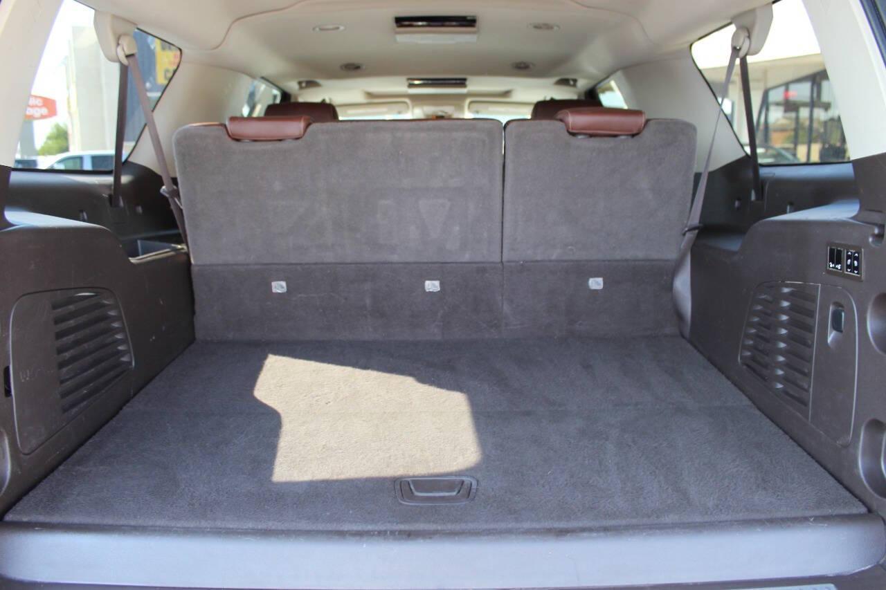 2016 Beige Chevrolet Suburban LTZ 4WD (1GNSKJKC7GR) with an 5.3L V8 OHV 16V engine, 6A transmission, located at 4301 NW 39th , Oklahoma City, OK, 73112, (405) 949-5600, 35.512135, -97.598671 - NO DRIVERS LICENCE -NO FULL COVERAGE INSURANCE - NO CREDIT CHECK. COME ON OVER TO SUPERSPORTS, TAKE A LOOK AND TEST DRIVE. PLEASE GIVE US A CALL AT (405) 949-5600. NO LICENCIA DE CONDUCIR - NO SEGURO DE COBERTURA TOTAL - NO VERIFICACION DE CREDITO. VISITENOS EN SUPERSPORTS, MIRE NUESTRO - Photo#13