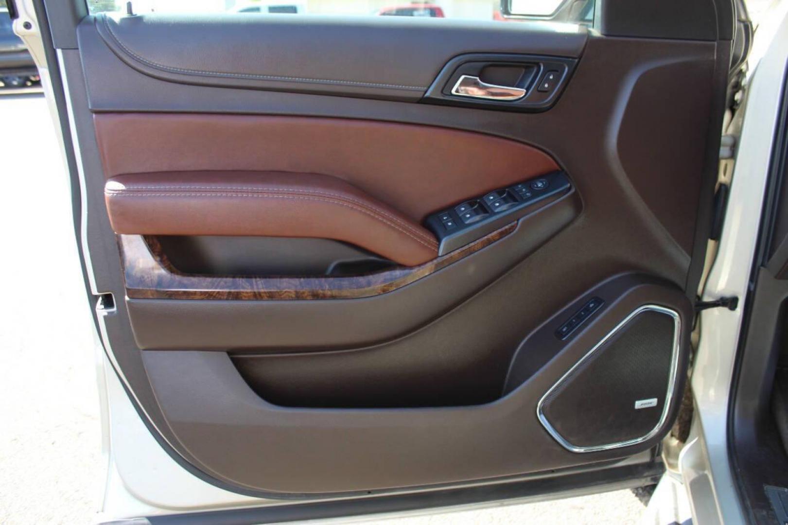 2016 Beige Chevrolet Suburban LTZ 4WD (1GNSKJKC7GR) with an 5.3L V8 OHV 16V engine, 6A transmission, located at 4301 NW 39th , Oklahoma City, OK, 73112, (405) 949-5600, 35.512135, -97.598671 - NO DRIVERS LICENCE -NO FULL COVERAGE INSURANCE - NO CREDIT CHECK. COME ON OVER TO SUPERSPORTS, TAKE A LOOK AND TEST DRIVE. PLEASE GIVE US A CALL AT (405) 949-5600. NO LICENCIA DE CONDUCIR - NO SEGURO DE COBERTURA TOTAL - NO VERIFICACION DE CREDITO. VISITENOS EN SUPERSPORTS, MIRE NUESTRO - Photo#19